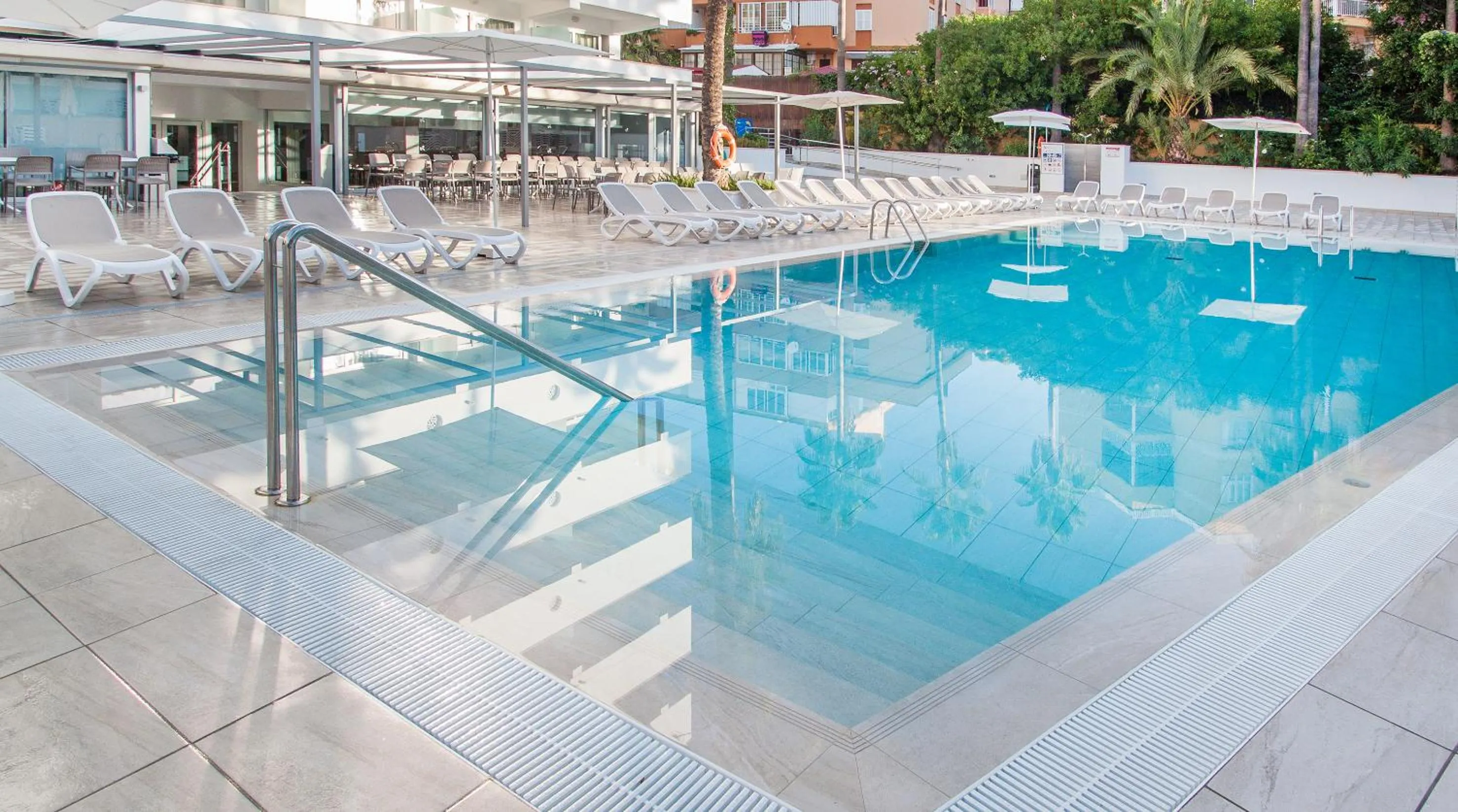 Swimming pool in Globales Panamá - Adults Only