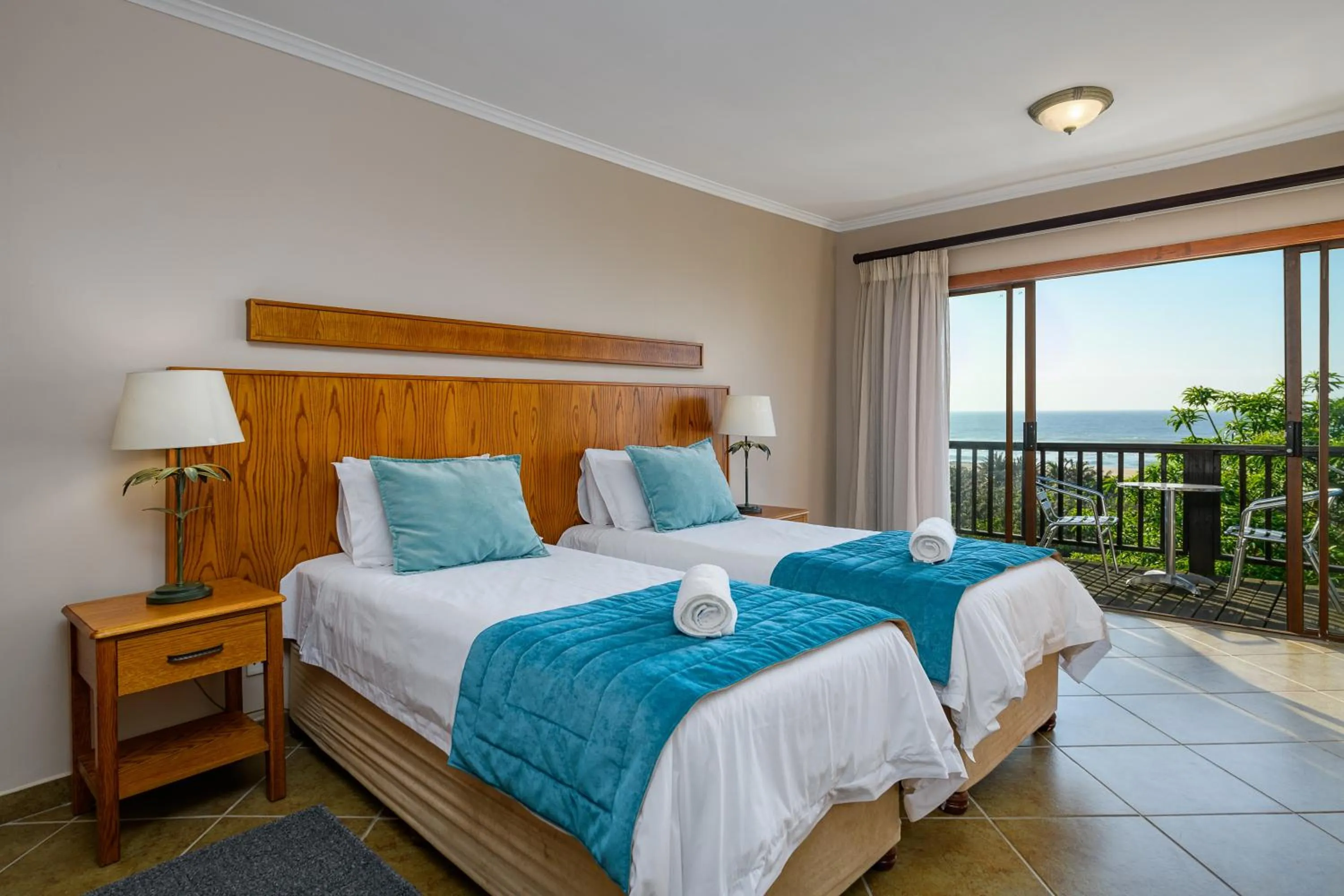 Bedroom, Bed in Sugar Beach Resort