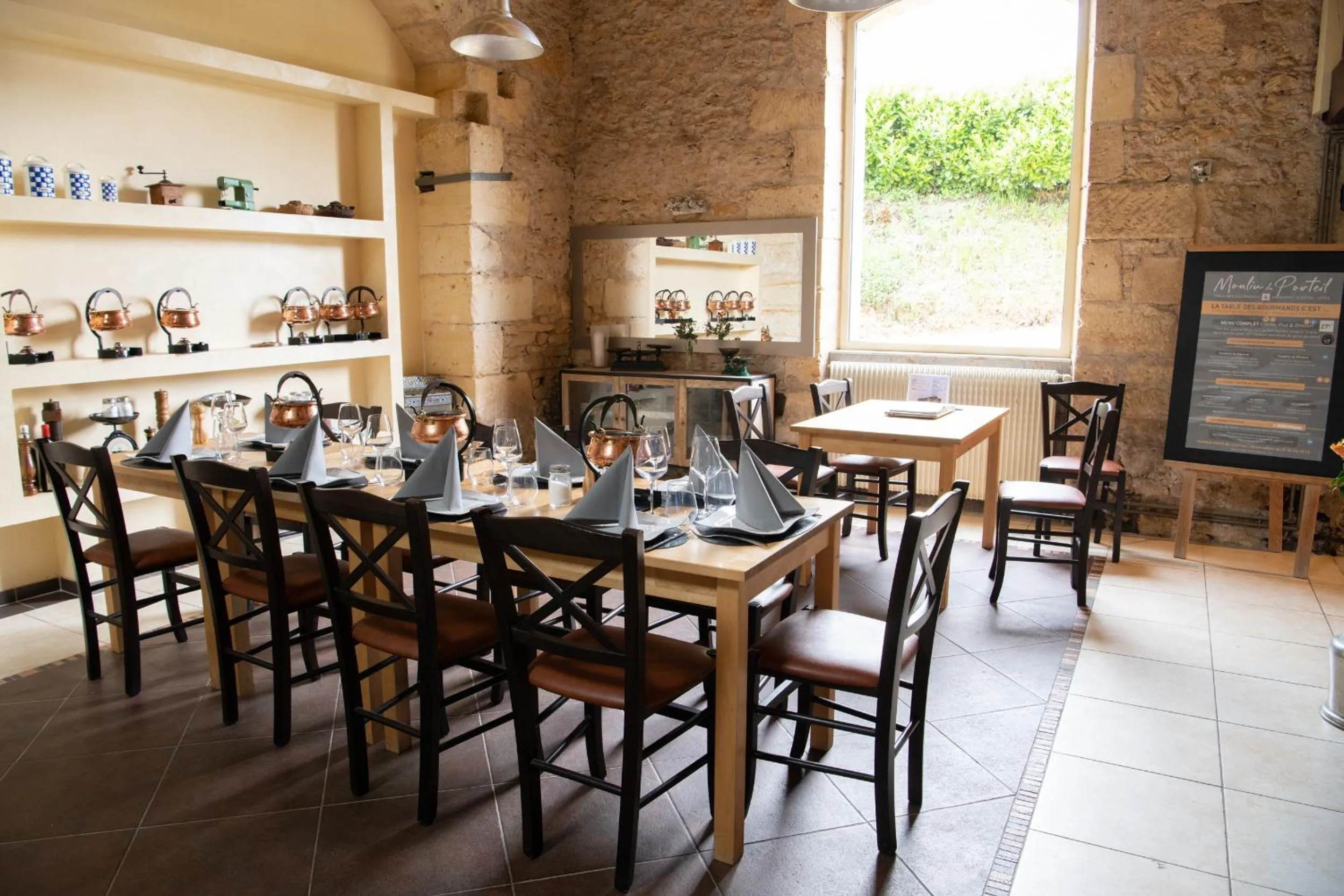 Restaurant/places to eat in Le Moulin du Porteil