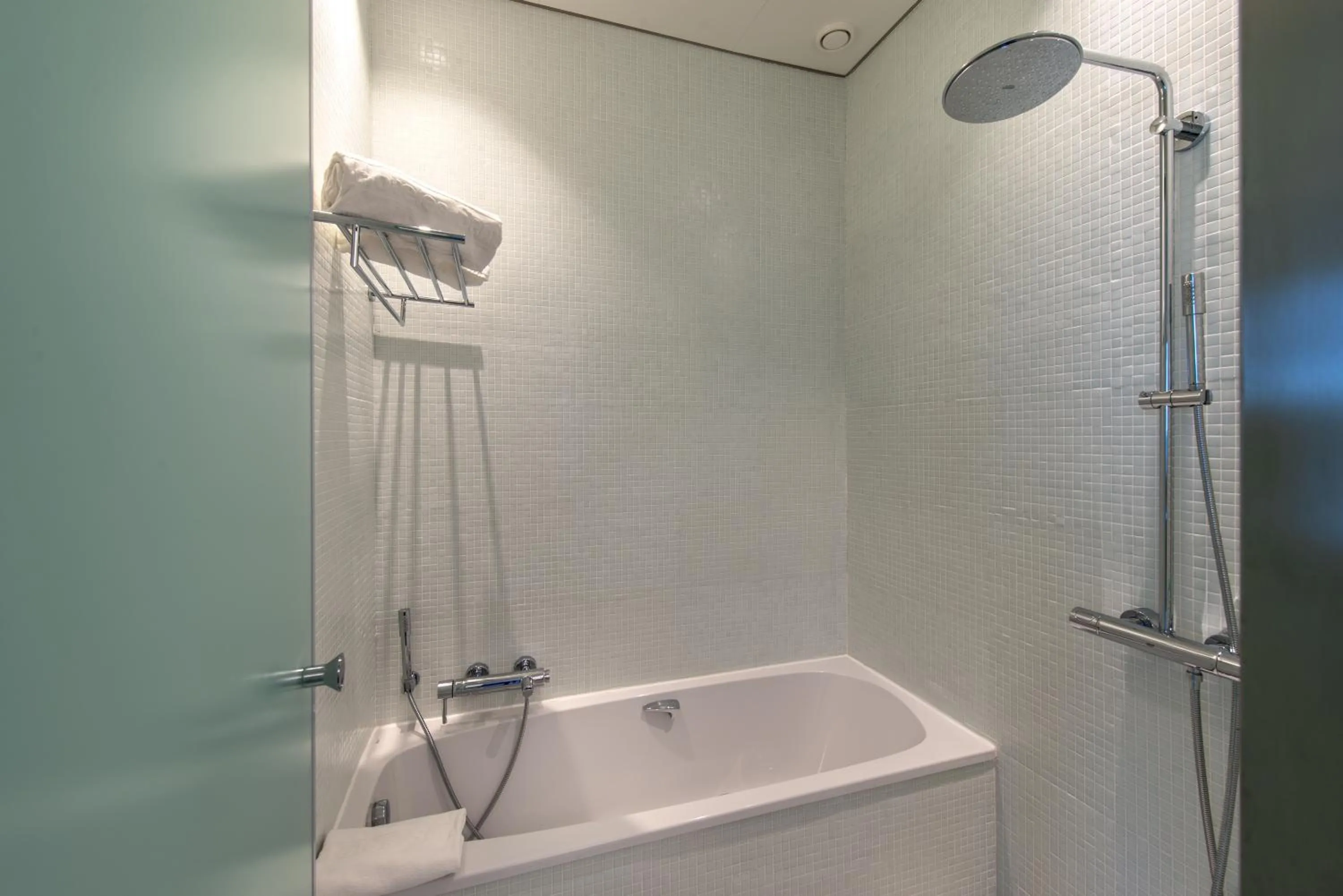 Shower in Hotel Porta Fira 4* Sup