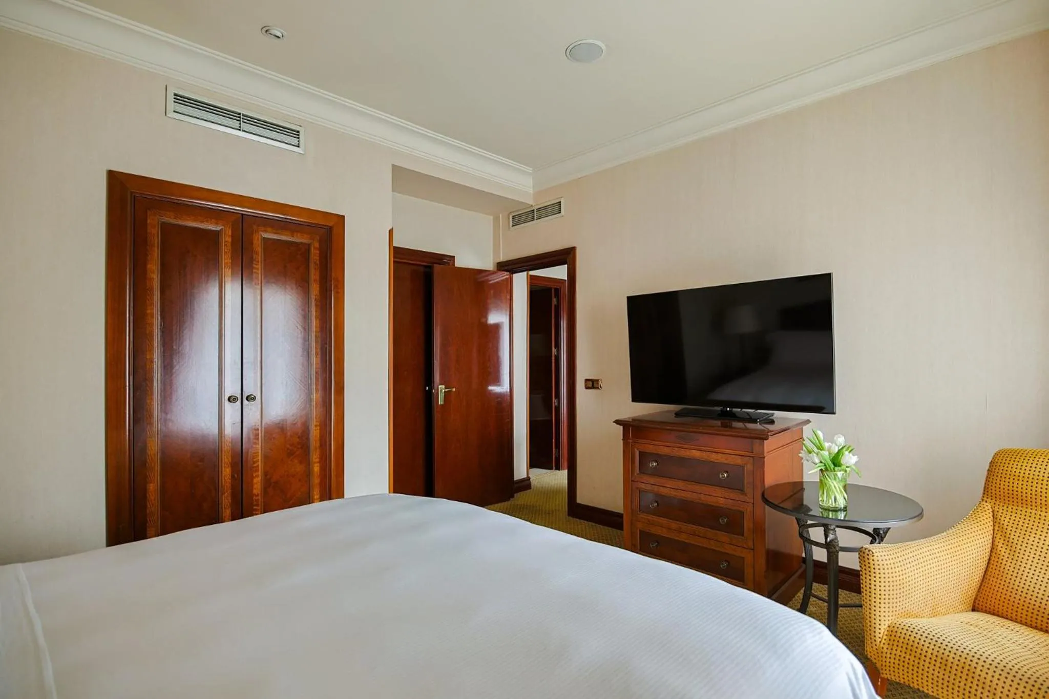 Photo of the whole room, Bed in InterContinental Madrid by IHG