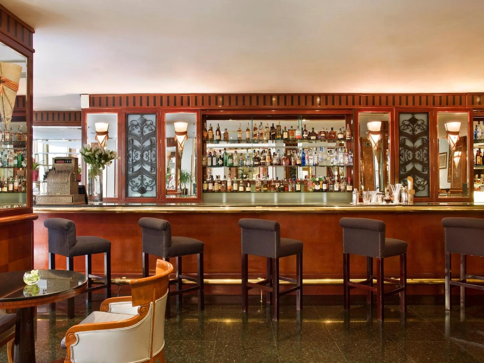 Lounge or bar in InterContinental Madrid by IHG