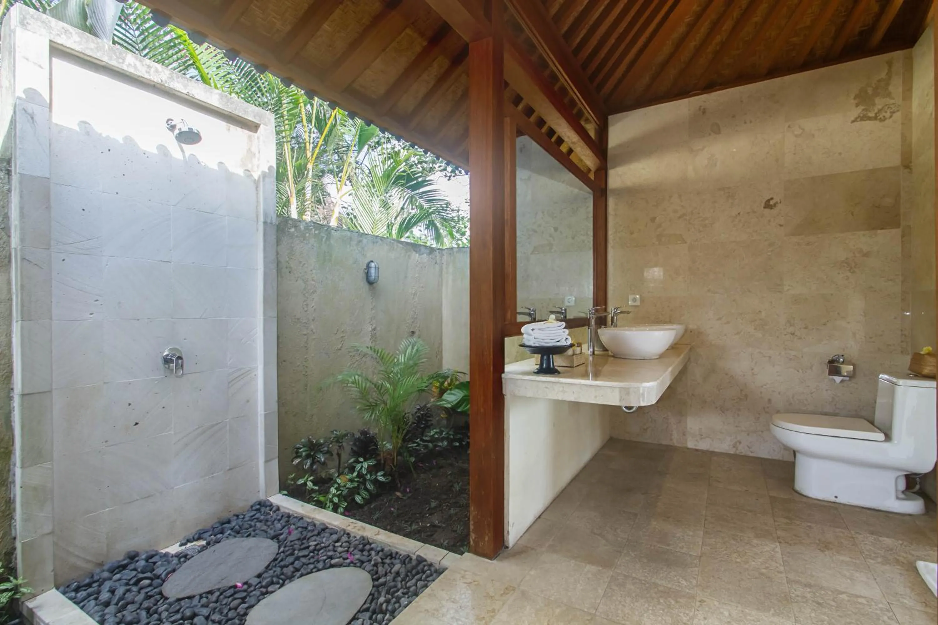 Shower in Kabinawa Ubud Villas by GenuineHost