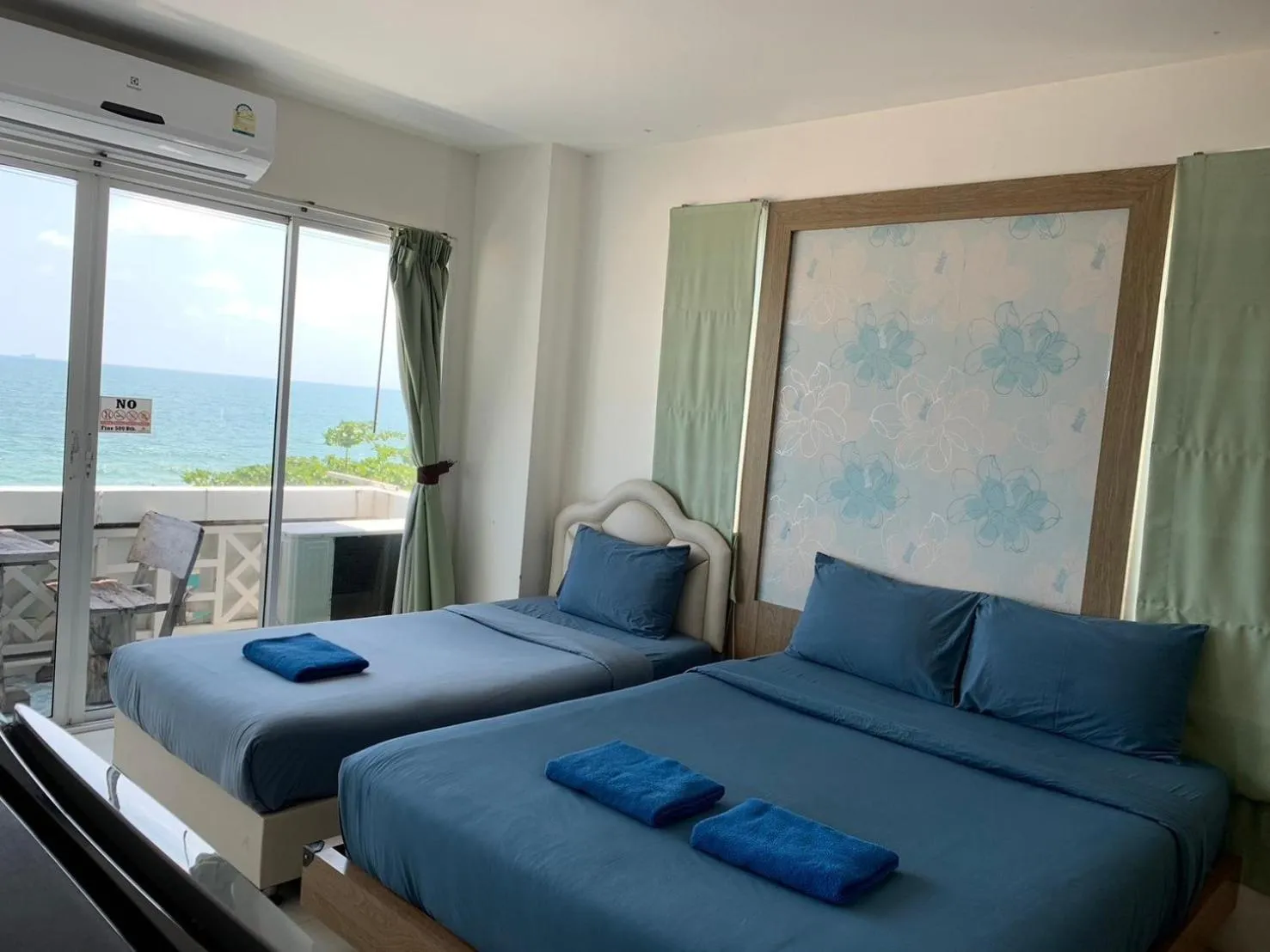 Bed in Banchaitalay Room