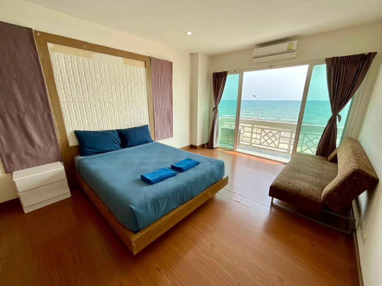 Bed in Banchaitalay Room