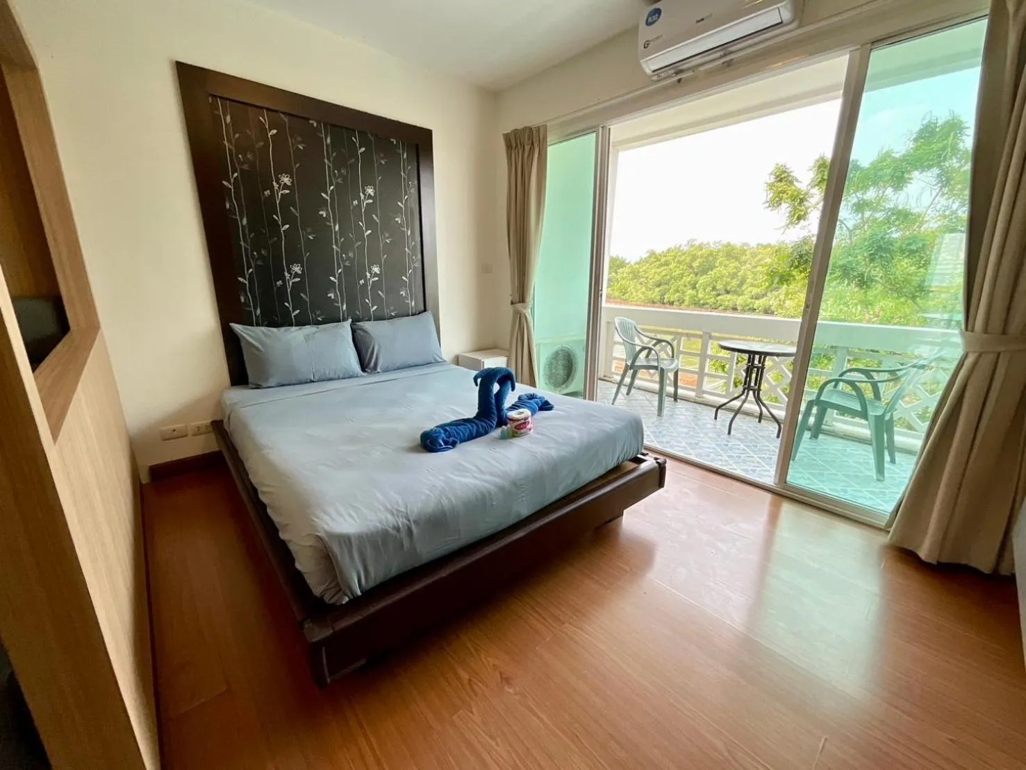 Bed in Banchaitalay Room