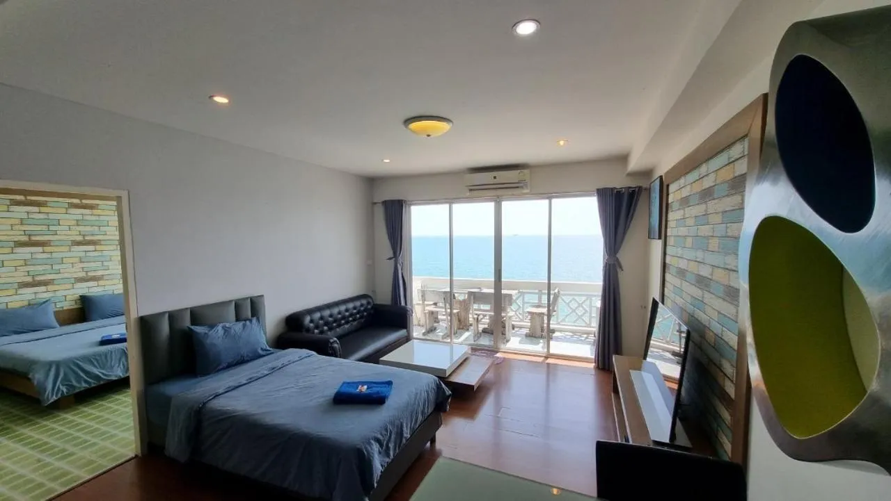 Bed in Banchaitalay Room