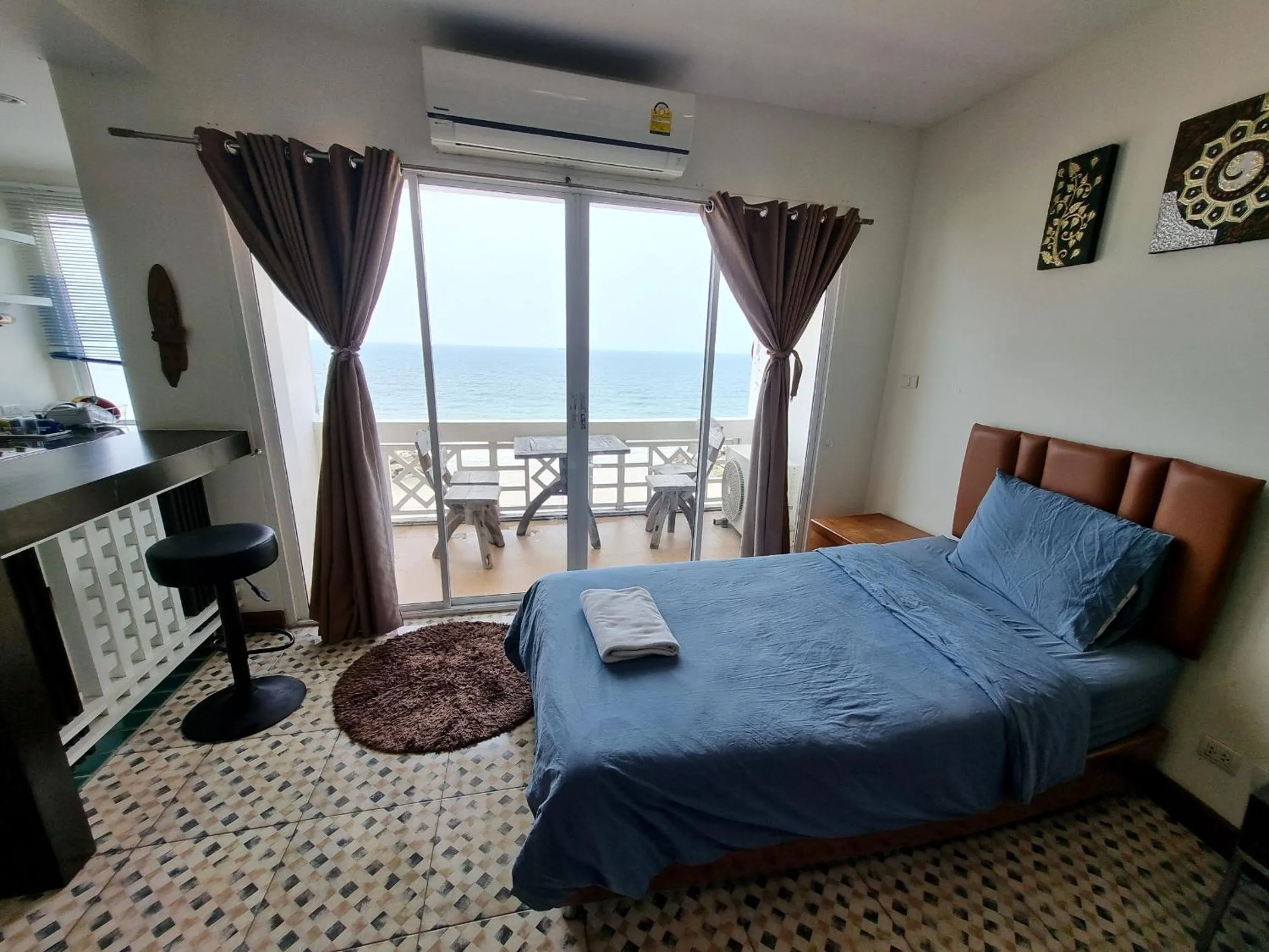 Bed in Banchaitalay Room