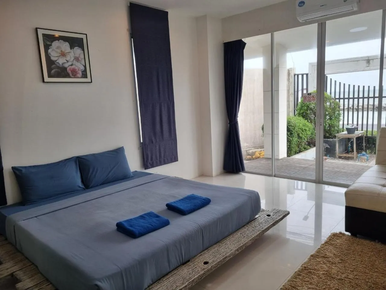 Bed in Banchaitalay Room