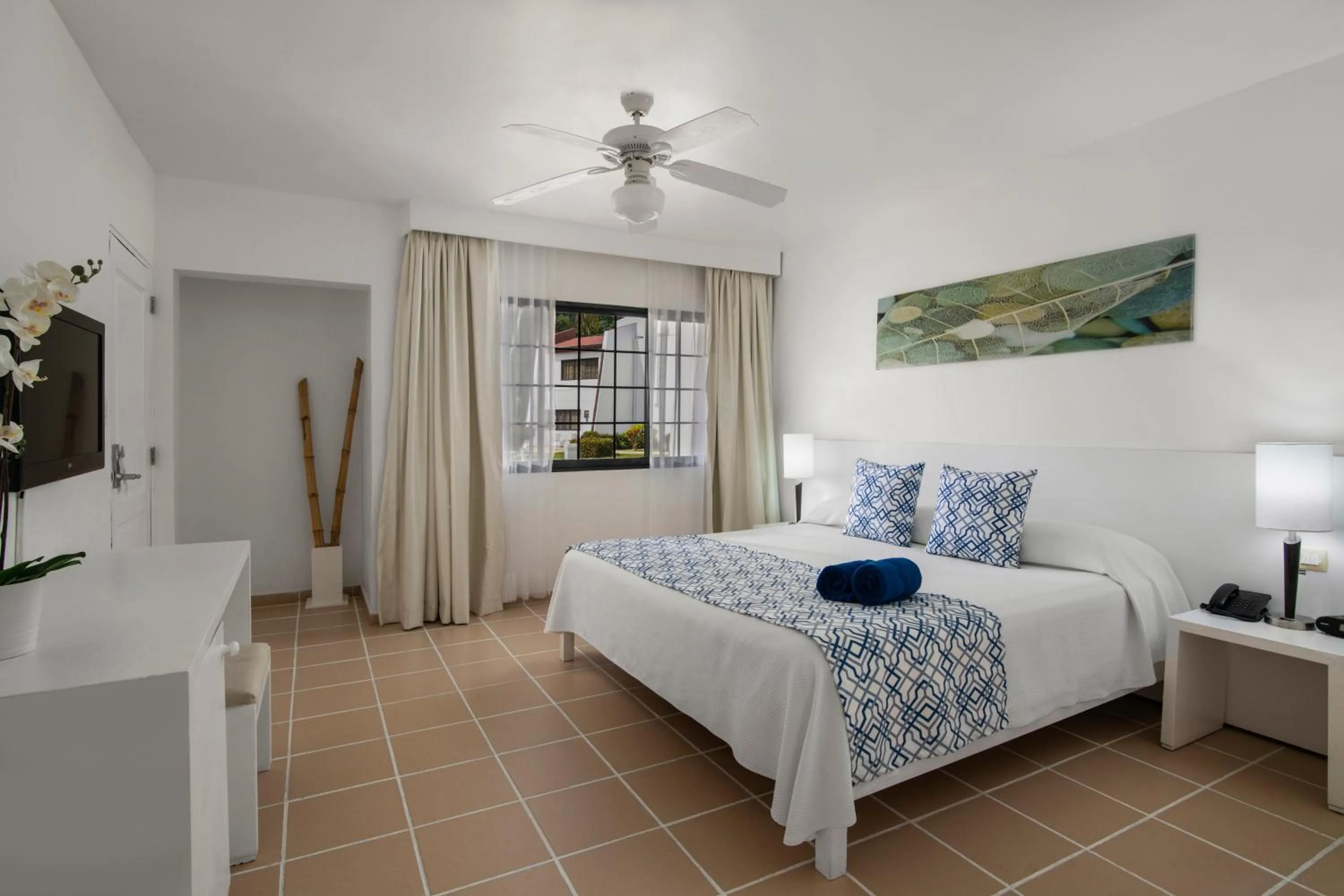 Bed in BlueBay Villas Doradas Adults Only-All Inclusive