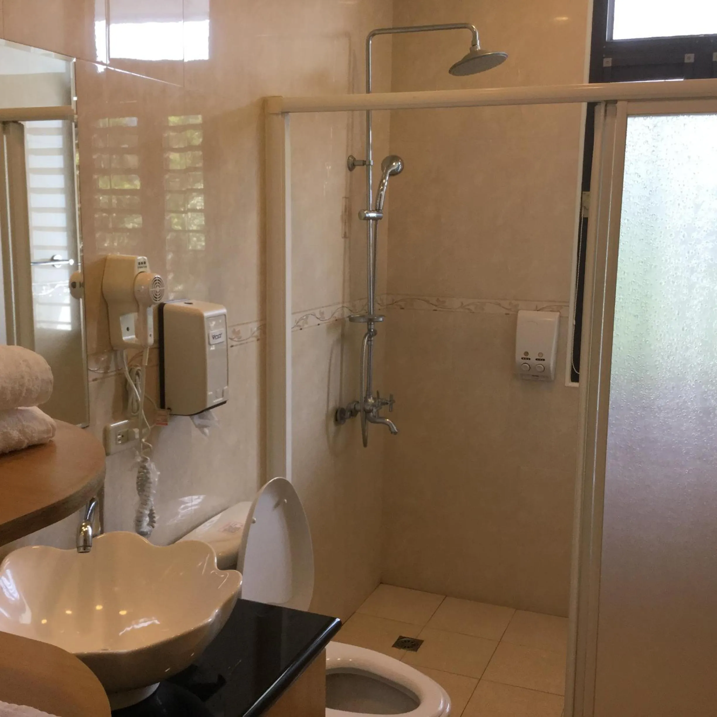 Property building in 闕麒景觀民宿Chill Villa B&B