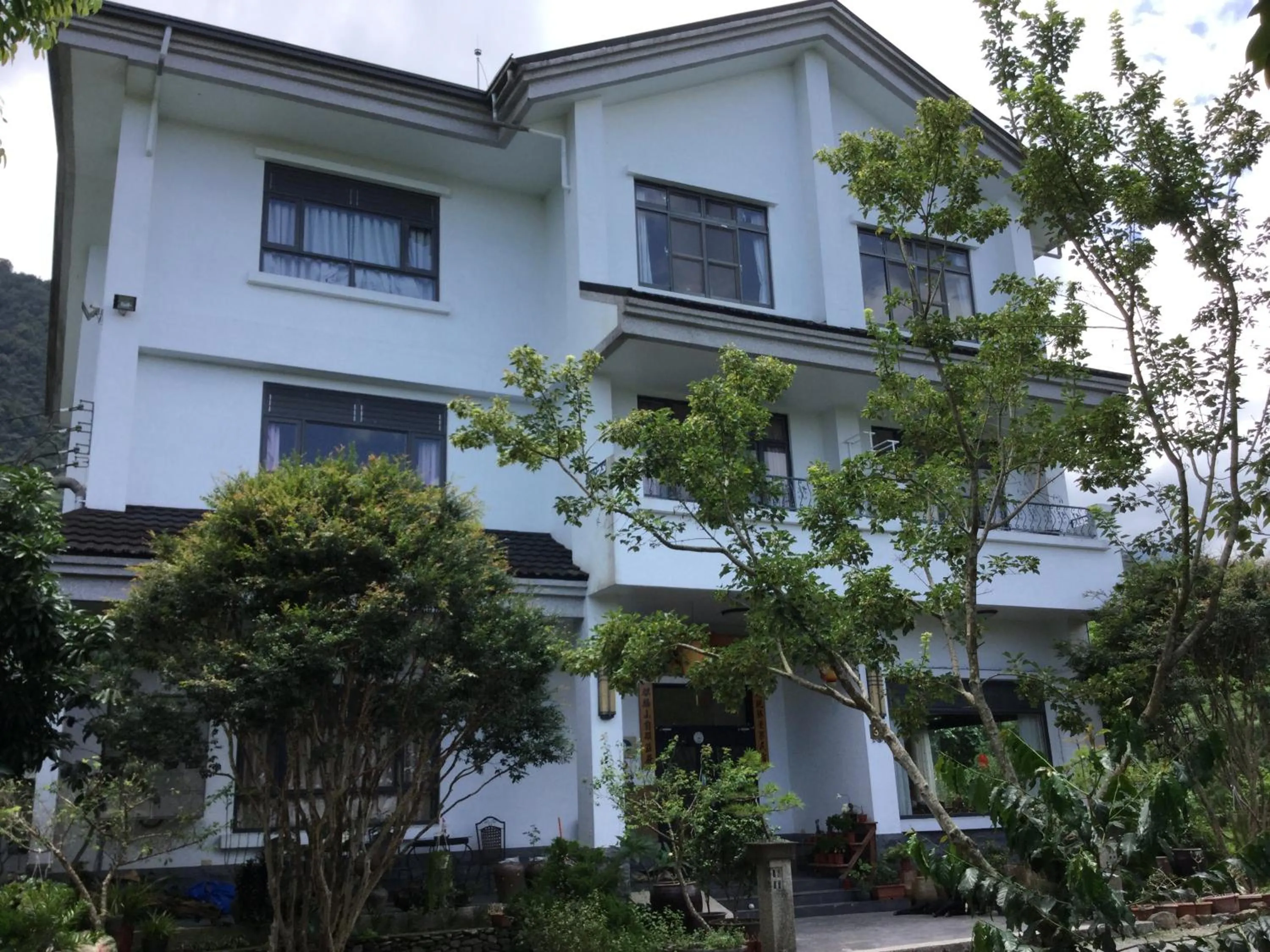 Property building in 闕麒景觀民宿Chill Villa B&B