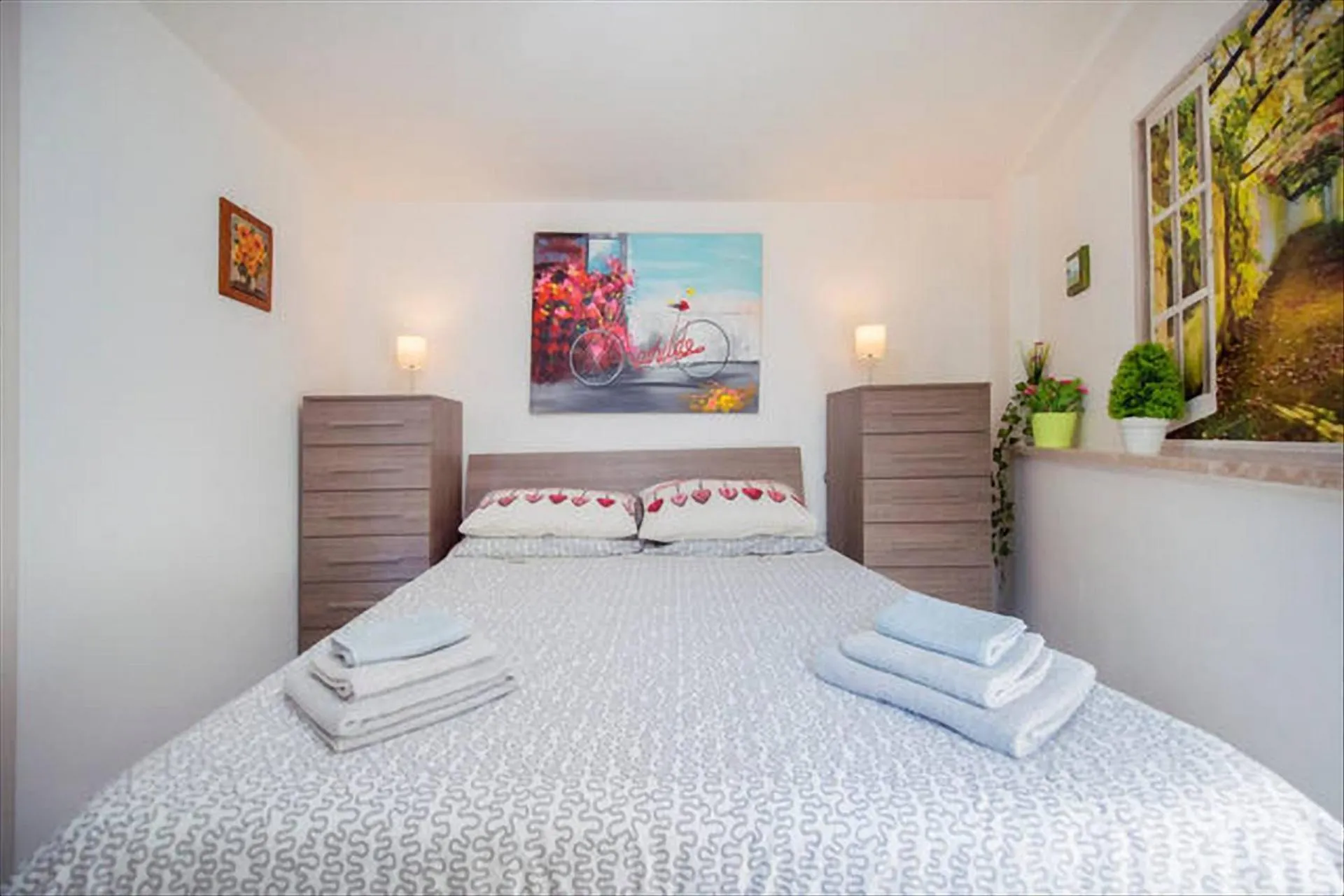 Bed in GARDEN HOUSE Apartments in Naples