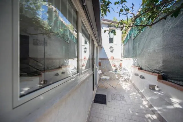 GARDEN HOUSE Apartments in Naples