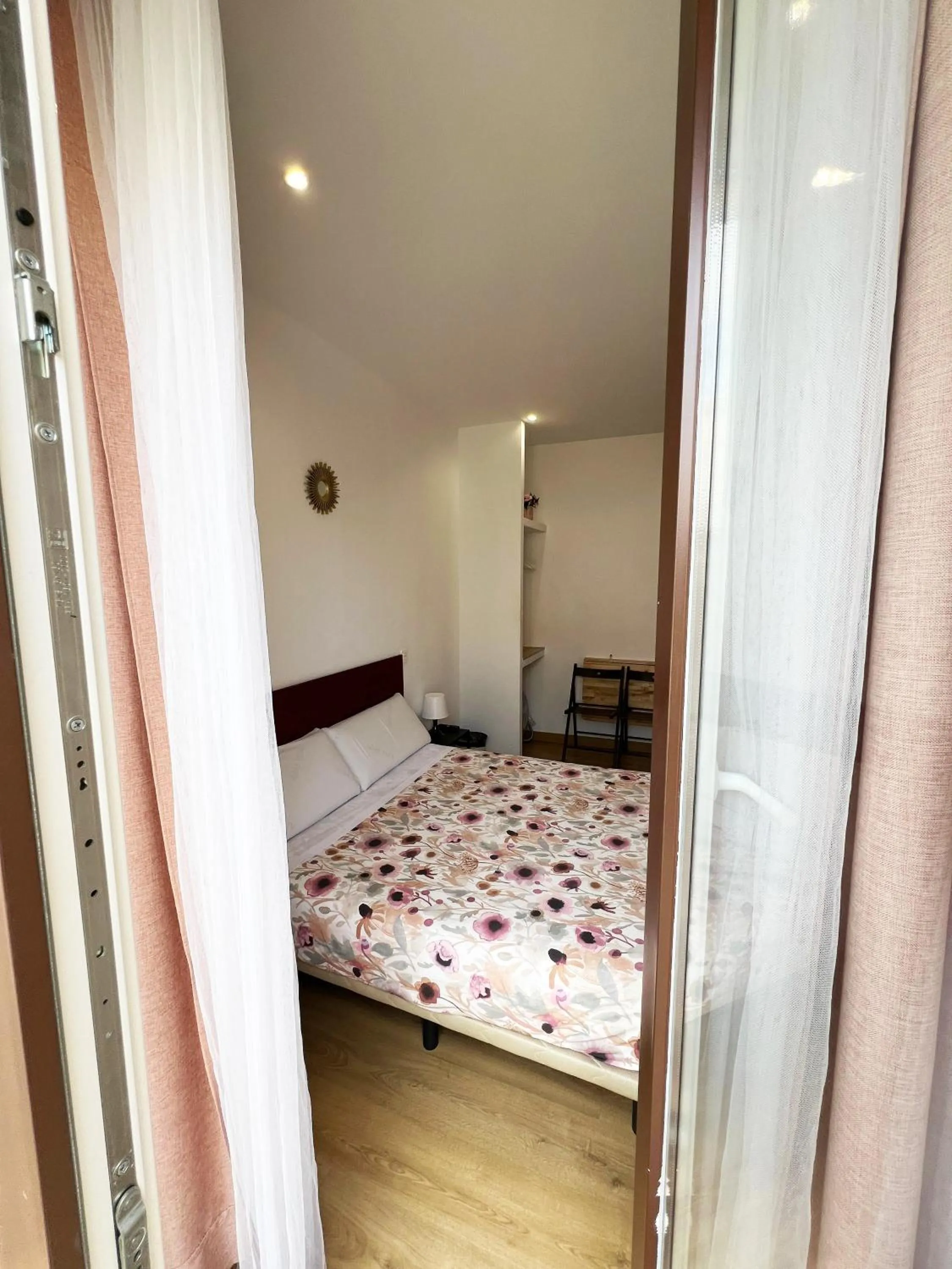 Photo of the whole room, Bed in Hostal Abaaly