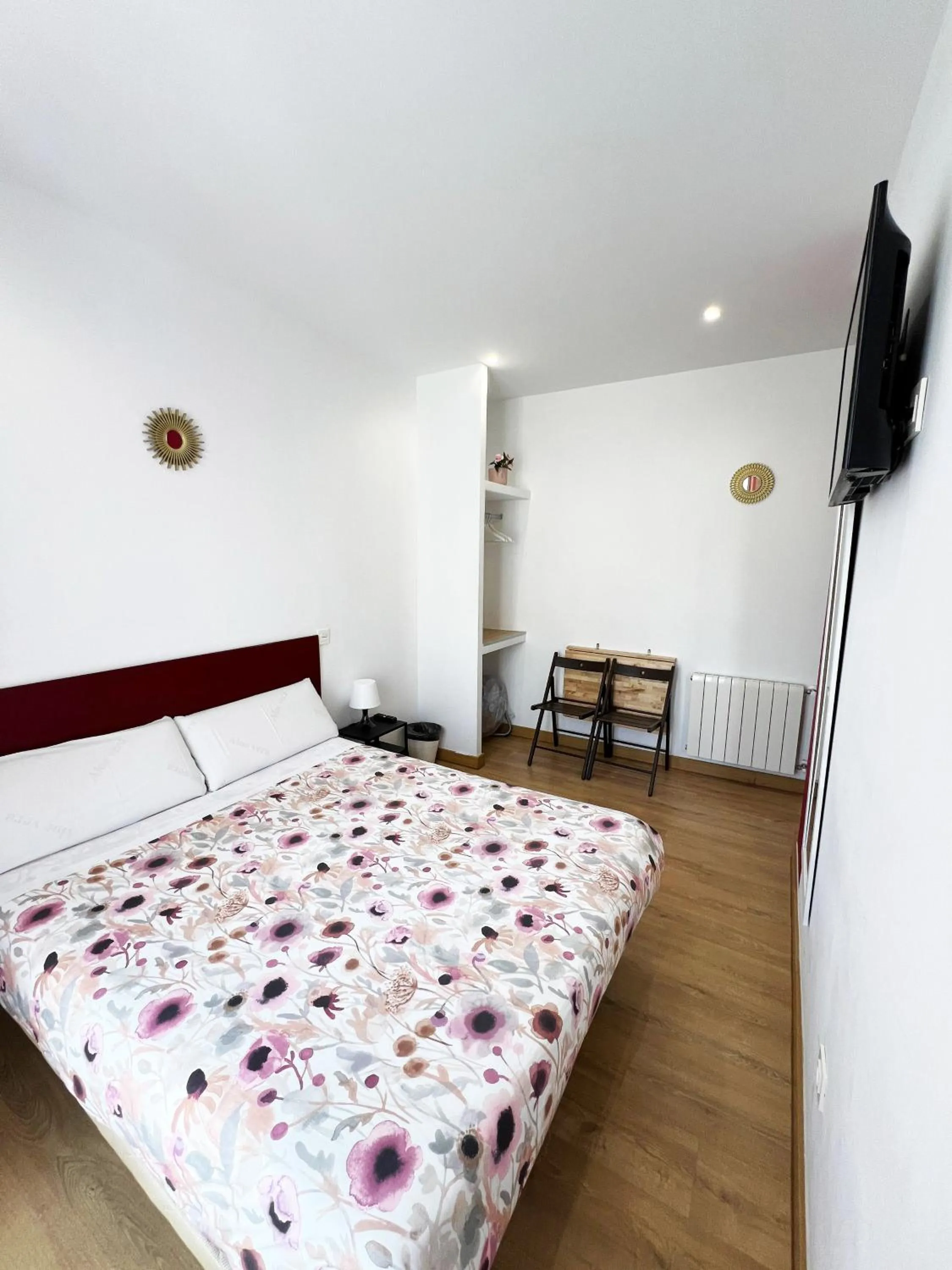 Photo of the whole room, Bed in Hostal Abaaly