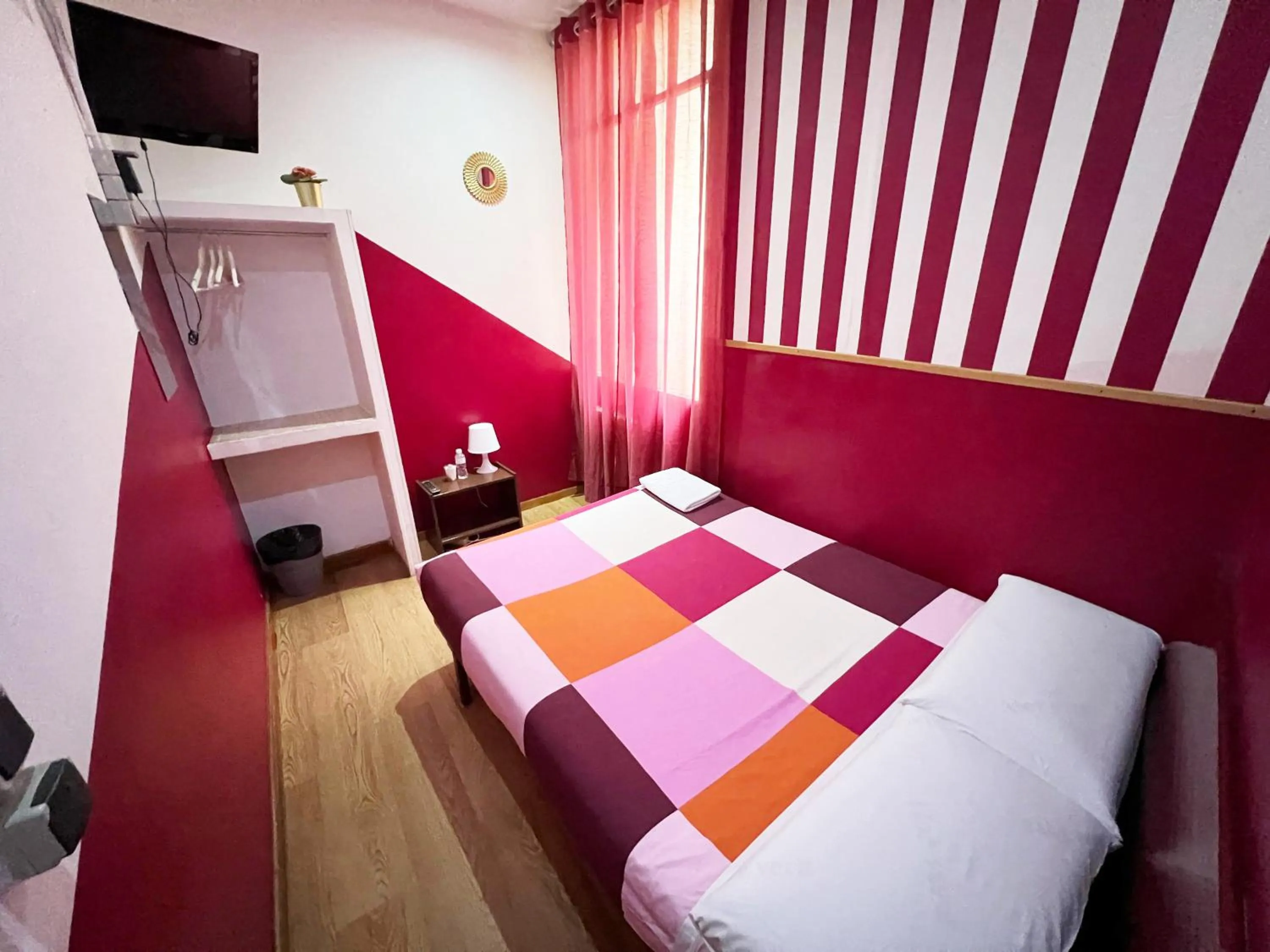 Photo of the whole room, Bed in Hostal La Casa de La Plaza