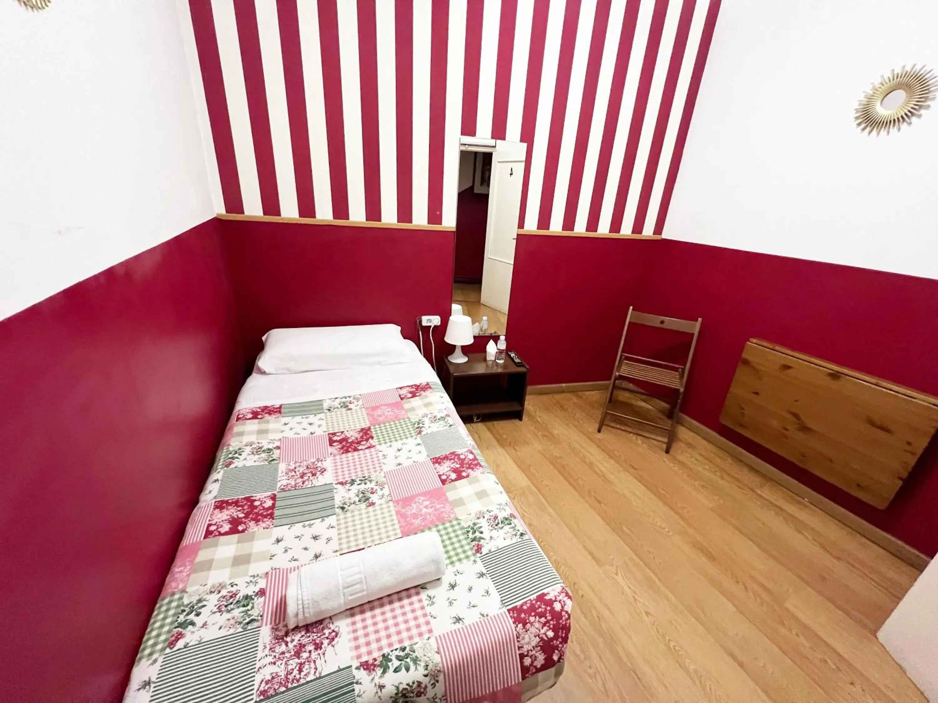 Photo of the whole room, Bed in Hostal La Casa de La Plaza