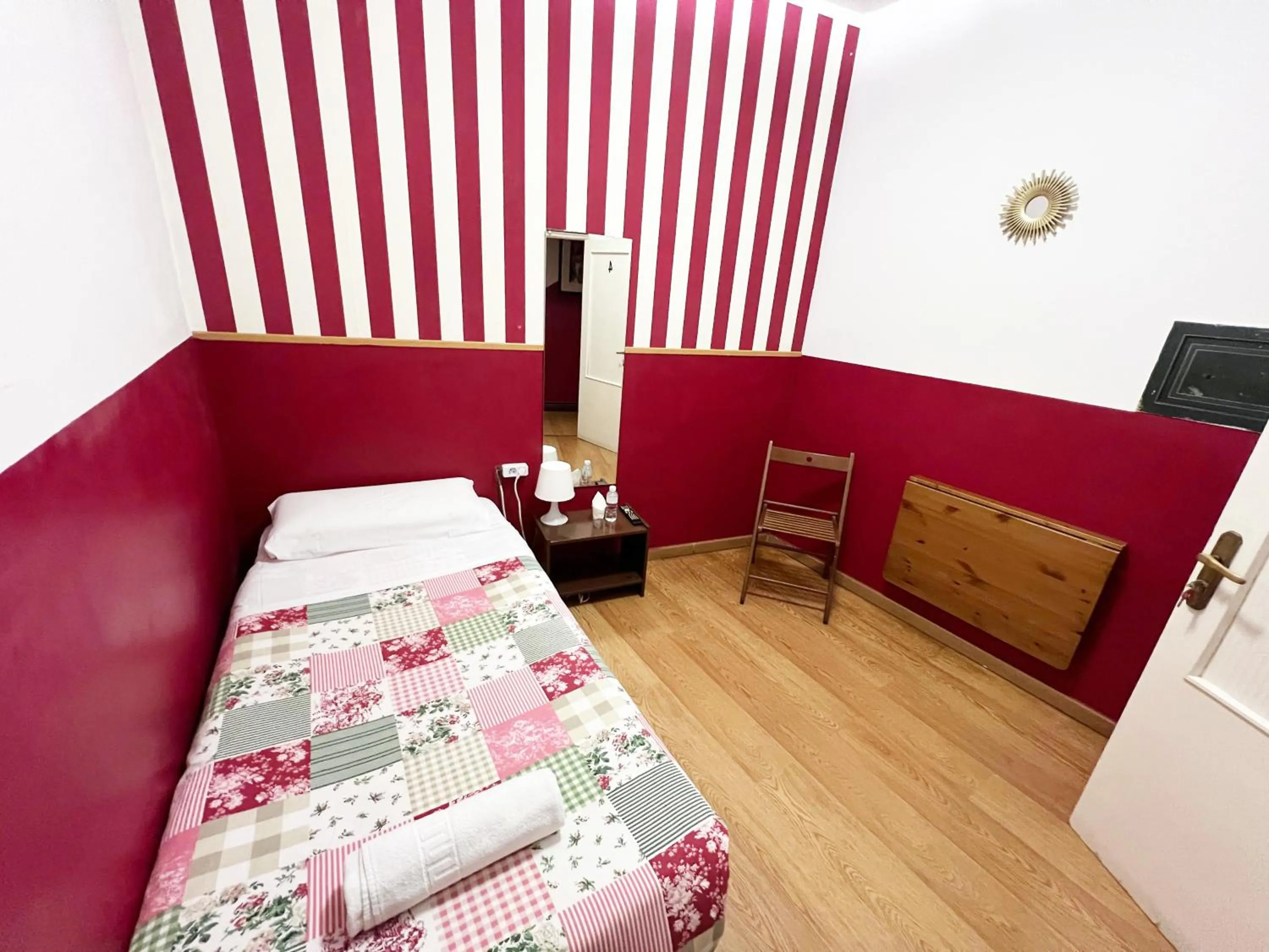 Photo of the whole room, Bed in Hostal La Casa de La Plaza