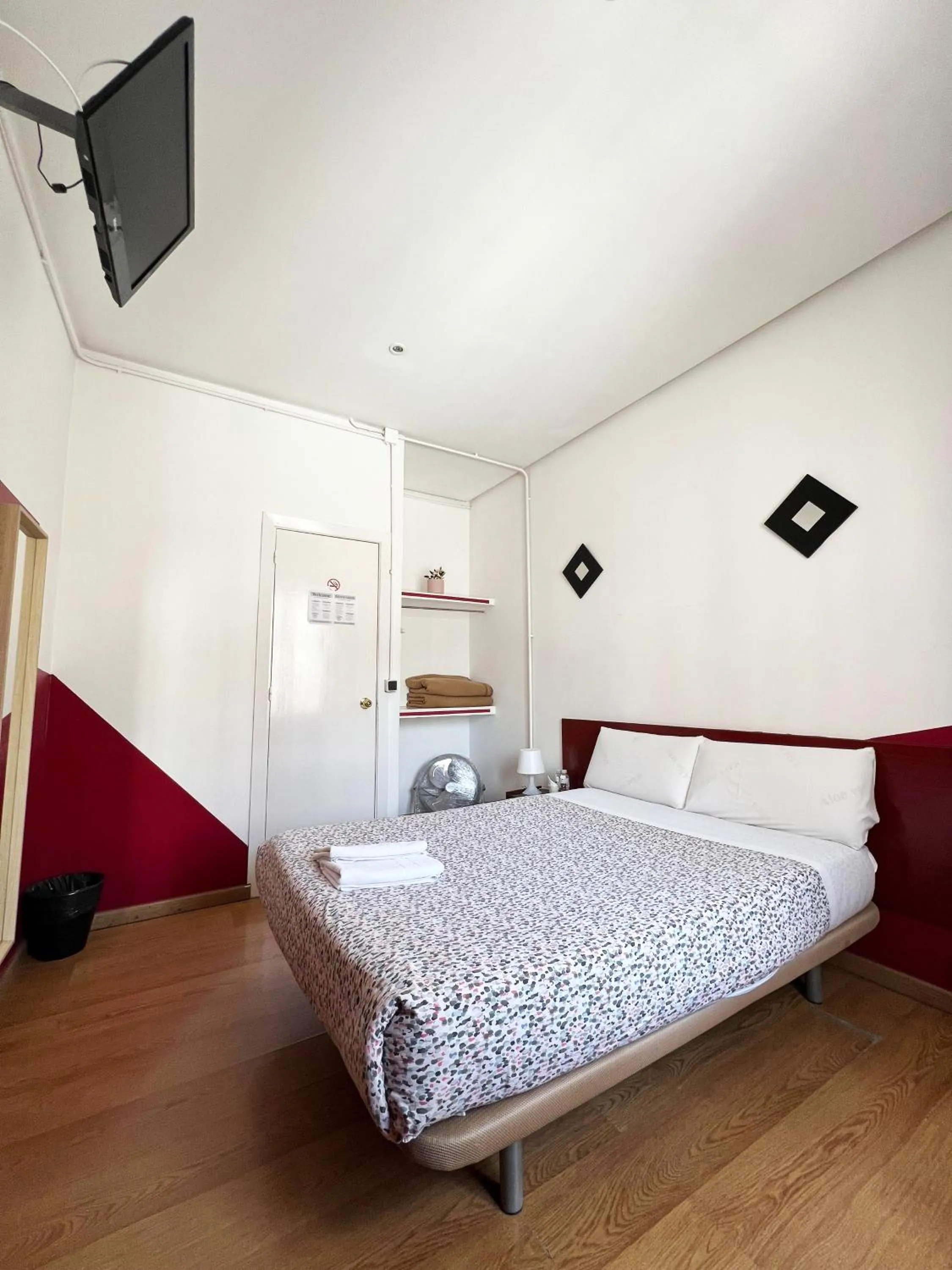 Photo of the whole room, Bed in Hostal La Casa de La Plaza