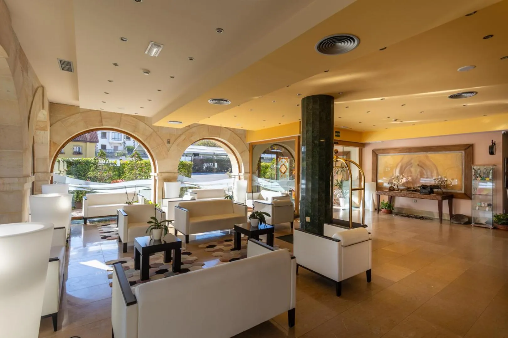 Lobby or reception in Hotel Felisa SPA