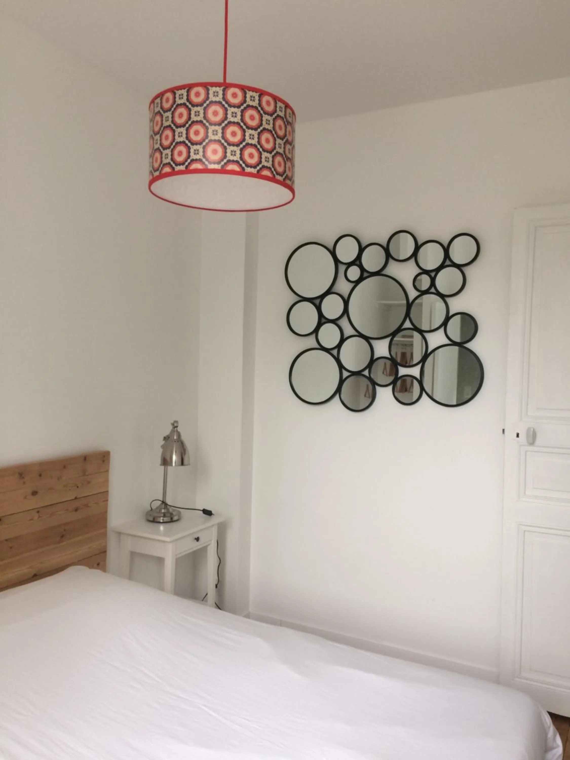 Photo of the whole room, Bed in Appartements de Jules & Victoire