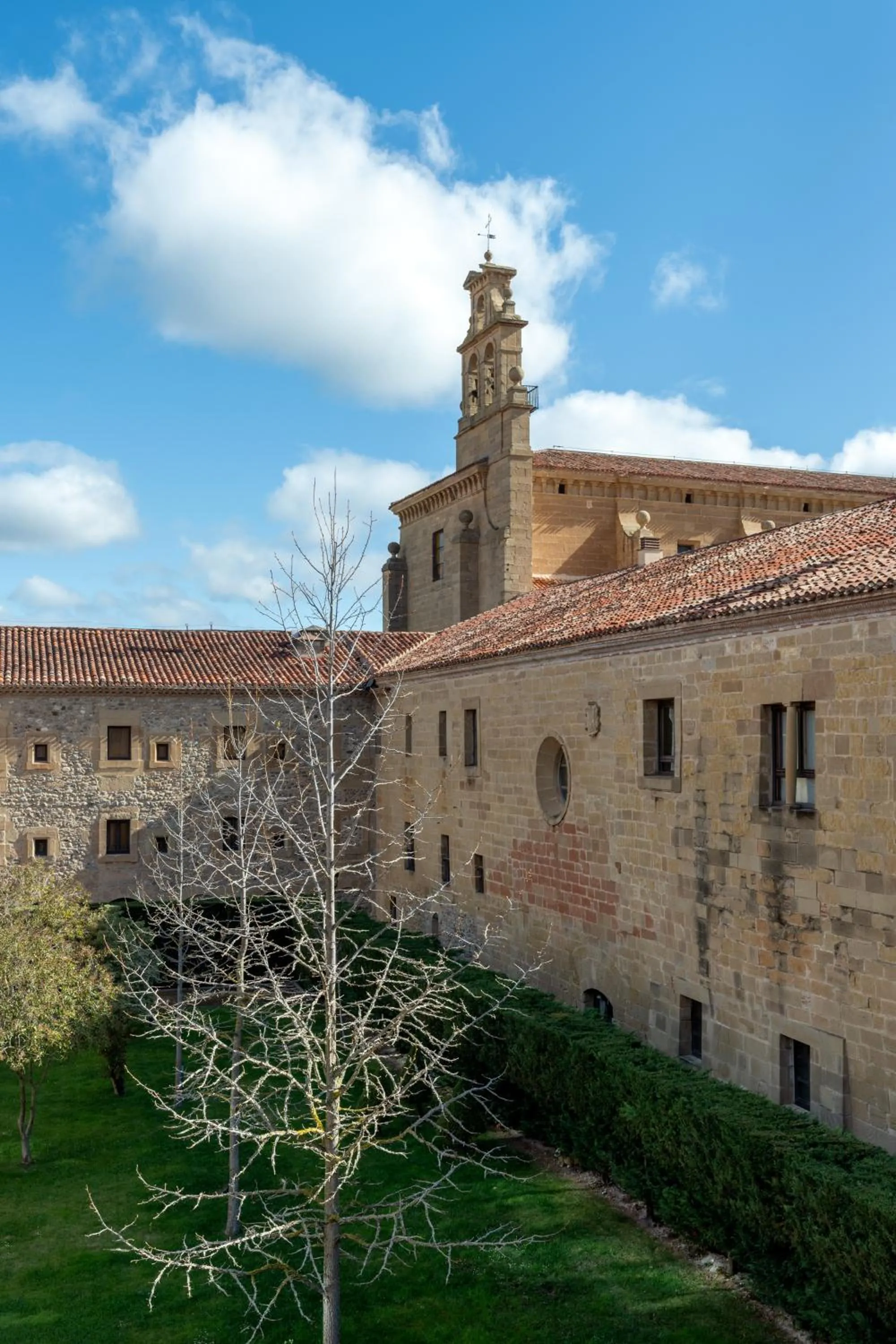 Property building in Parador de Sto. Domingo Bernardo de Fresneda