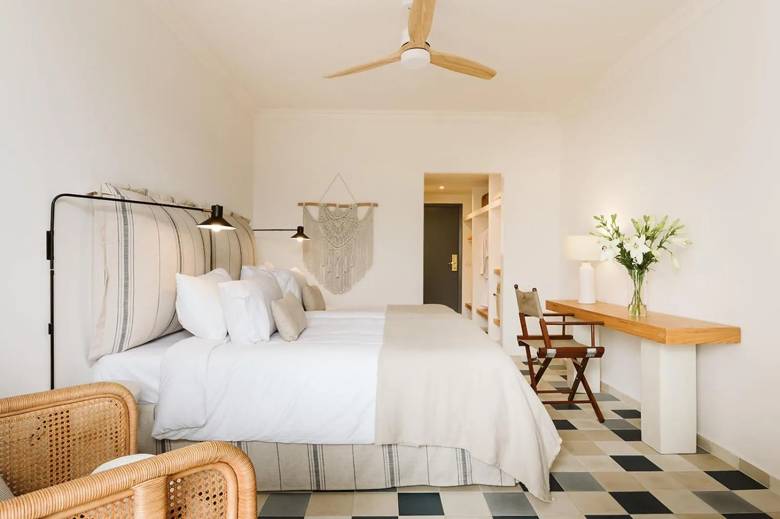 Photo of the whole room, Bed in Precise Resort Tenerife