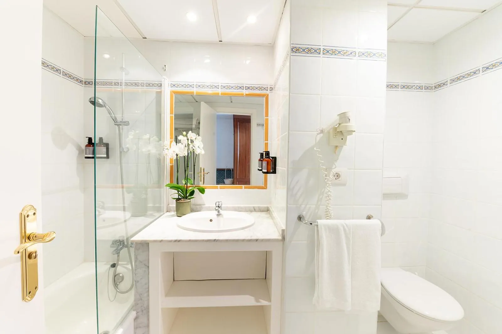 Bathroom in Precise Resort Tenerife