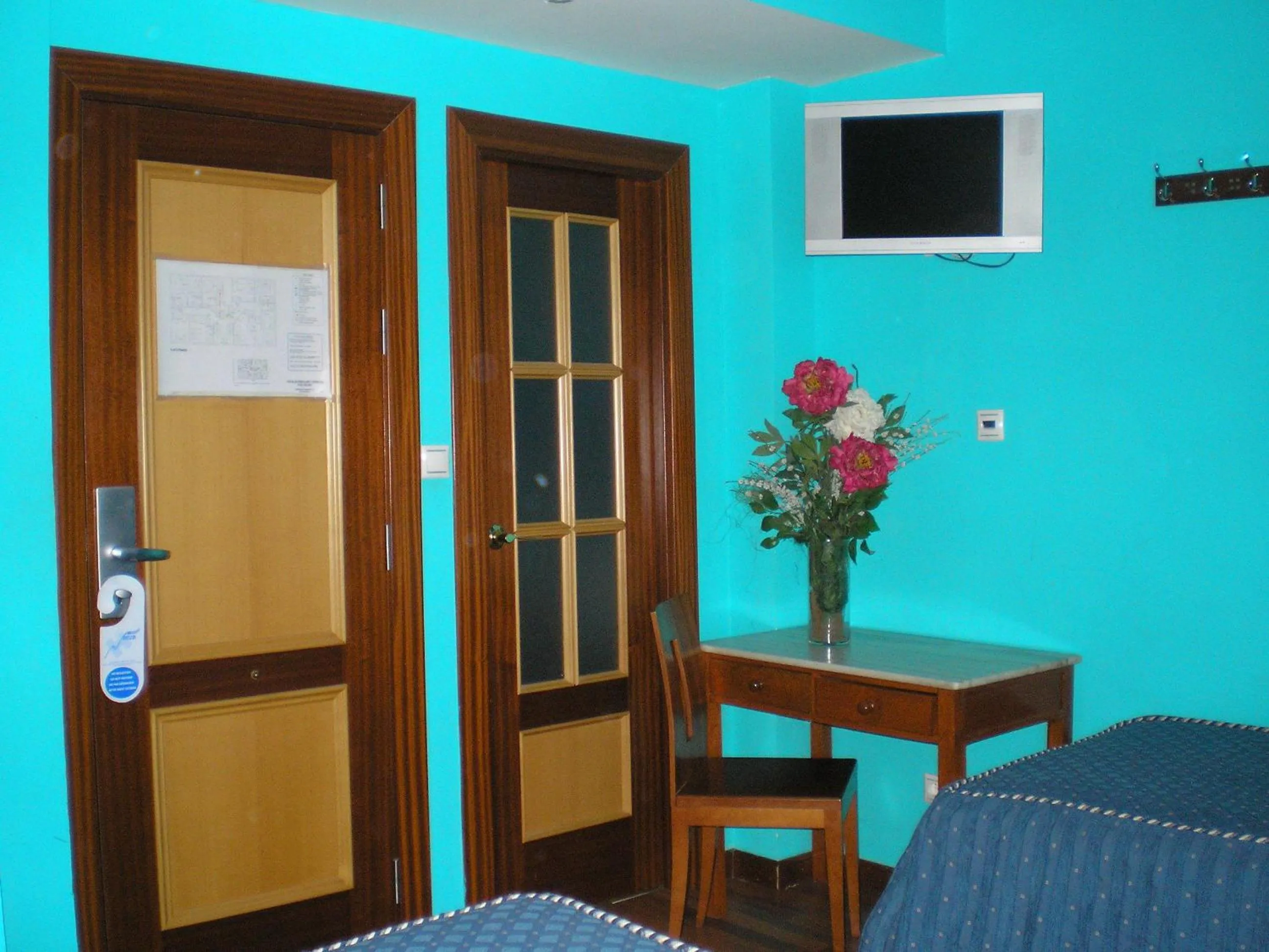 Bed in Auto Check In Hotel Las Nieves