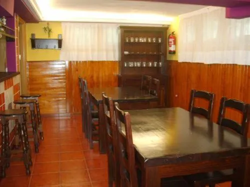 Restaurant/places to eat in Auto Check In Hotel Las Nieves