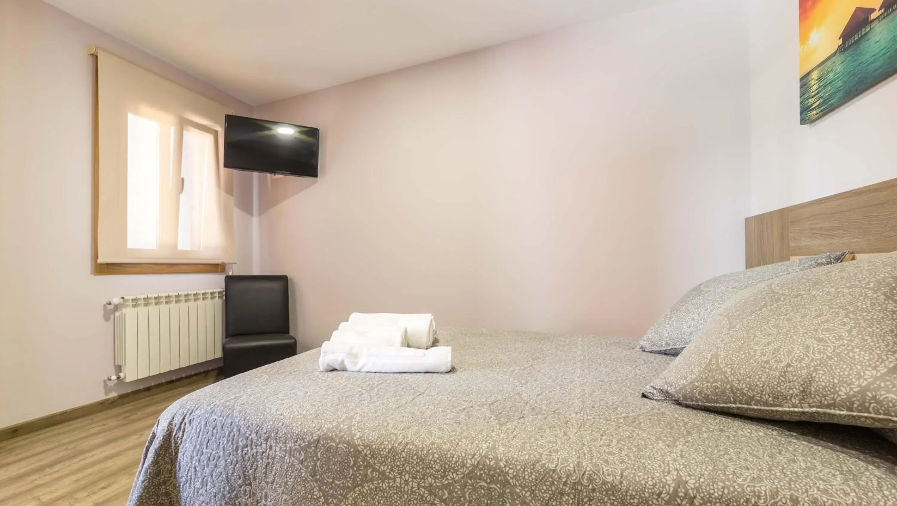 Double Room with Private Bathroom in Pensión Pereiro Double Room with Private Bathroom in Pensión Pereiro