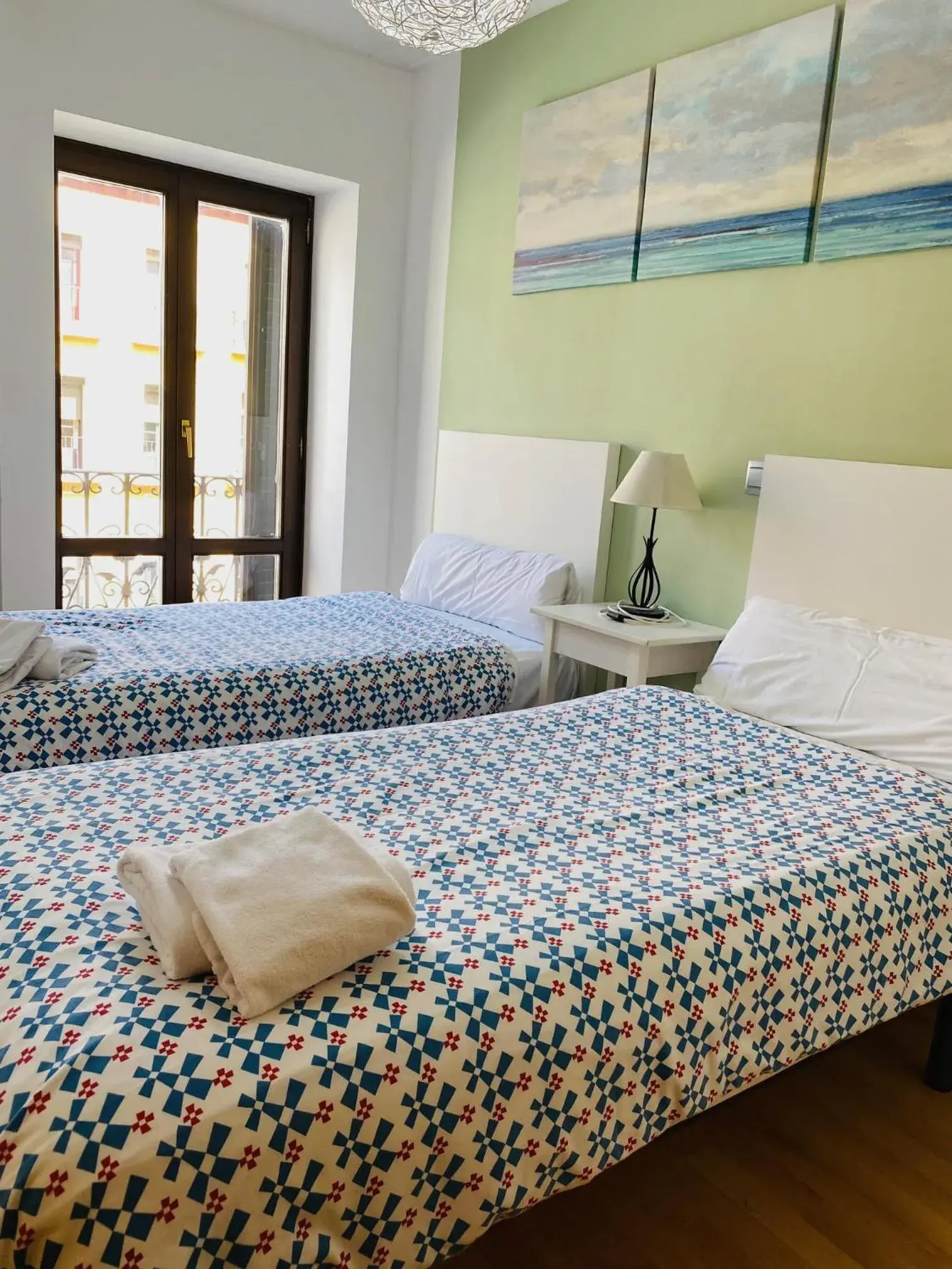 Two-Bedroom Apartment (3 Adults) in Apartamentos Zaragoza Coso Two-Bedroom Apartment (3 Adults) in Apartamentos Zaragoza Coso