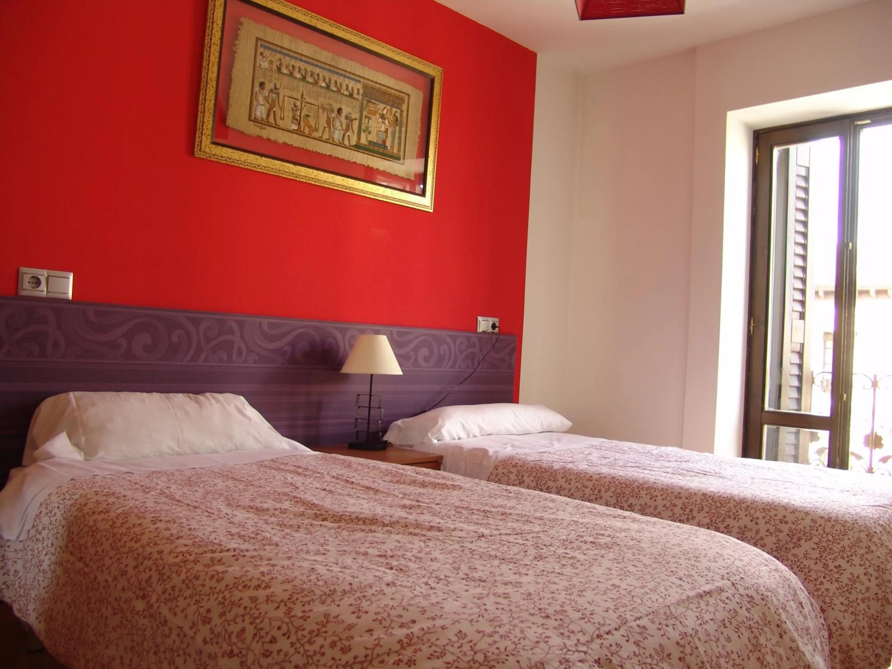 Bed in Apartamentos Zaragoza Coso