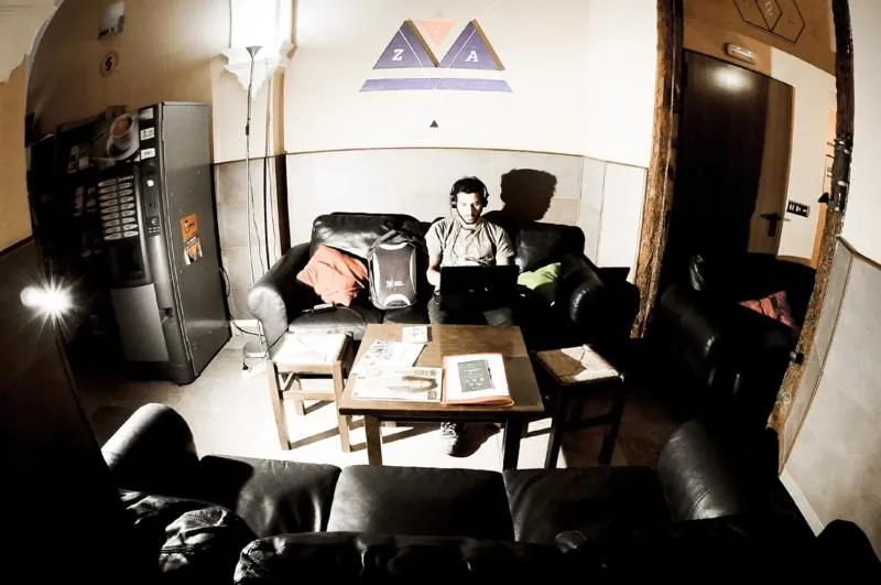 Lounge or bar in Be Zaragoza Hostel