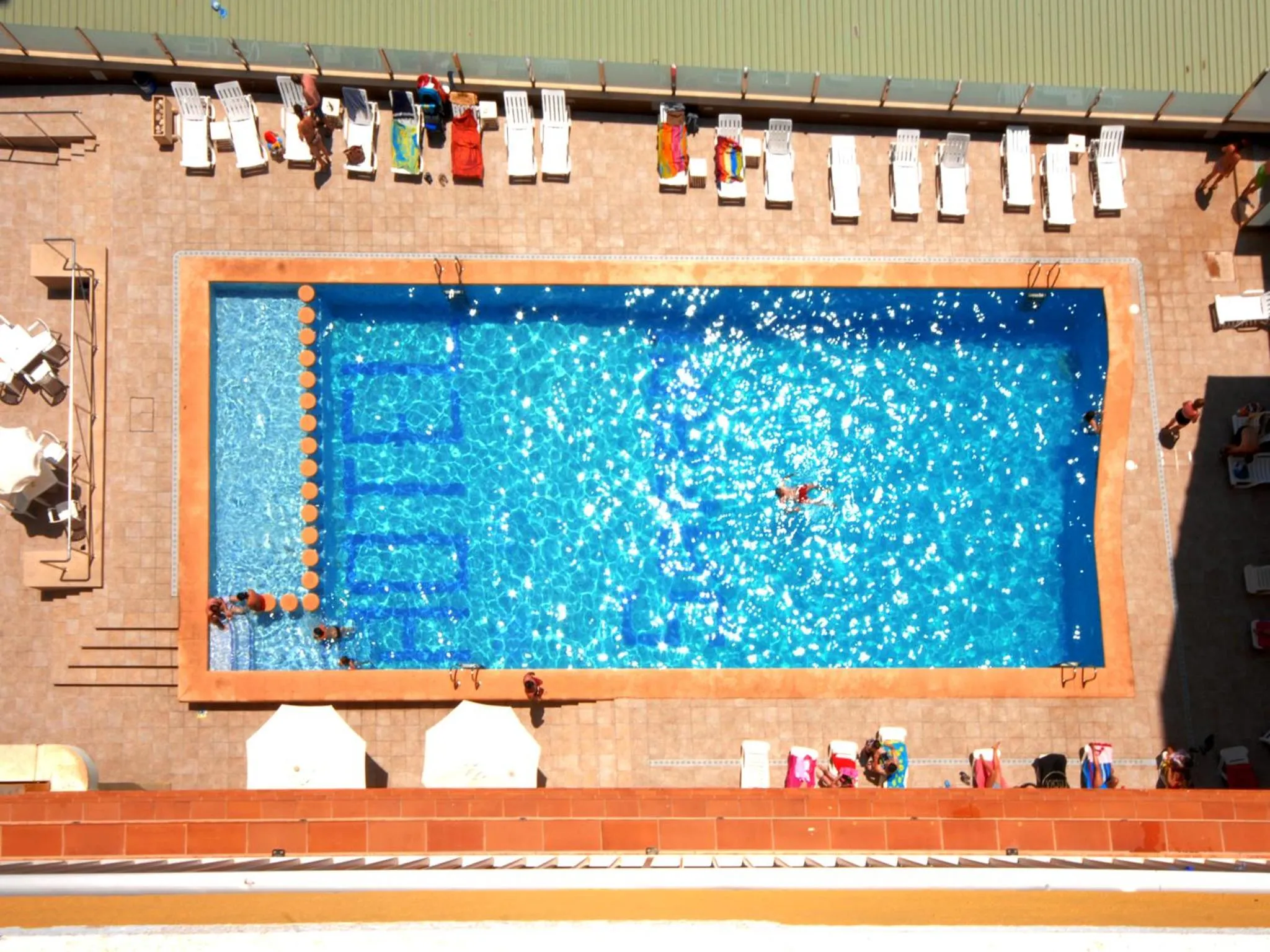 Swimming pool in Hotel Safari