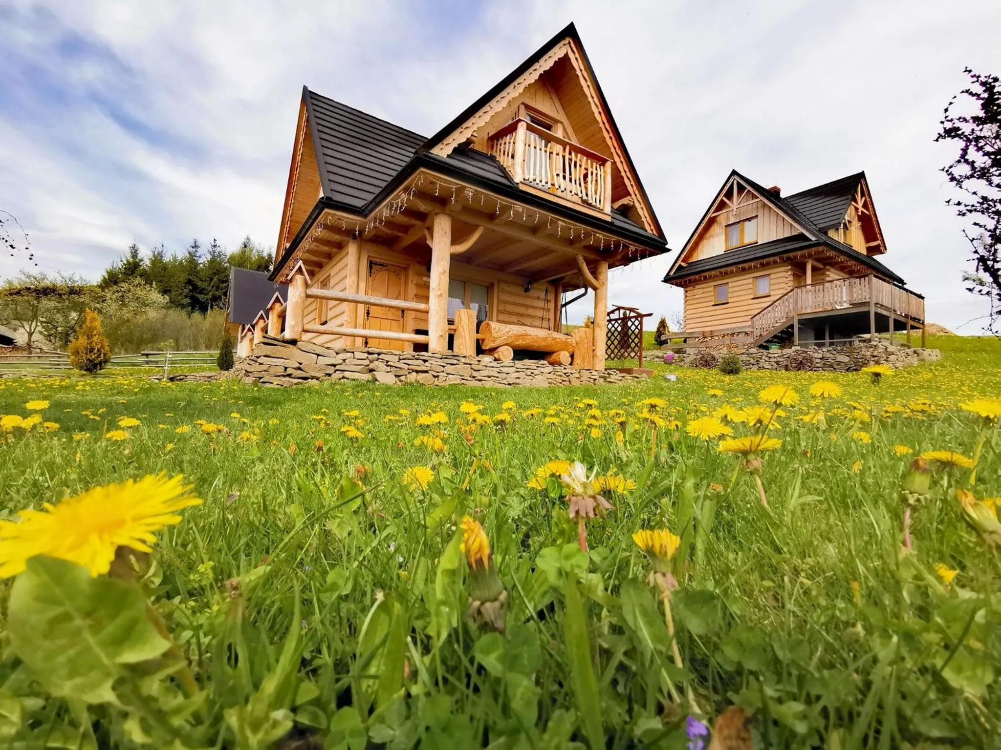 Property building in Pocztówka z Mizernej, domki z widokiem na góry, 1 km od Velo Czorsztyn, Jezioro Czorsztyńskie, rowery, cisza, spokój