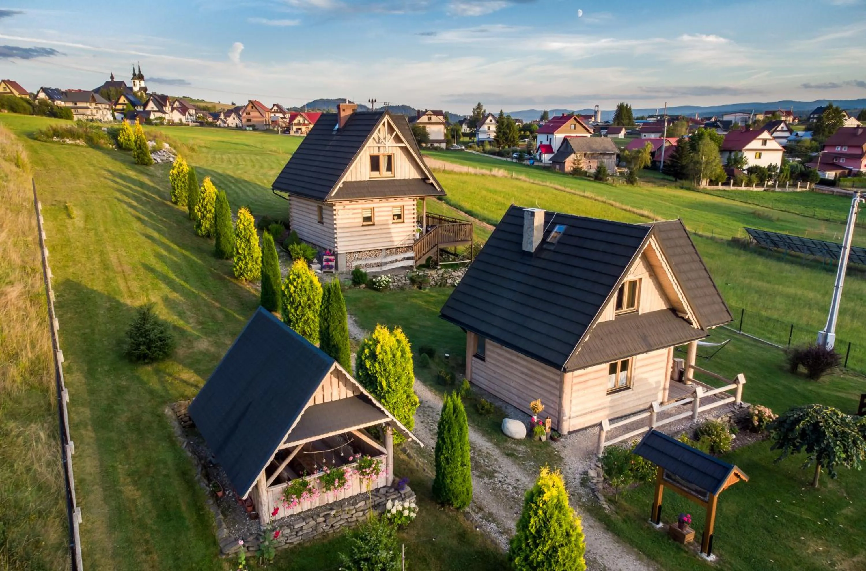 Property building in Pocztówka z Mizernej, domki z widokiem na góry, 1 km od Velo Czorsztyn, Jezioro Czorsztyńskie, rowery, cisza, spokój