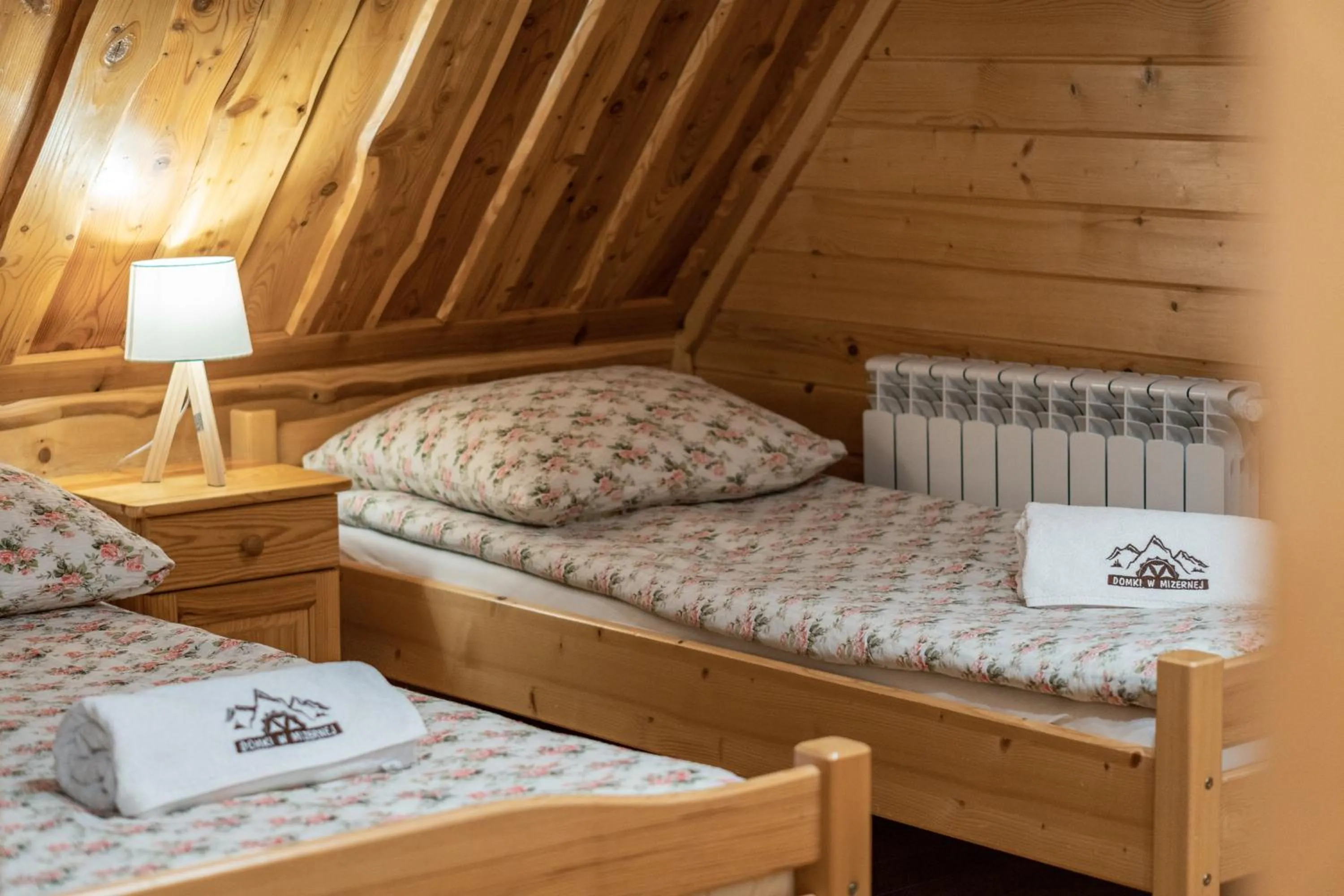 Bed in Pocztówka z Mizernej, domki z widokiem na góry, 1 km od Velo Czorsztyn, Jezioro Czorsztyńskie, rowery, cisza, spokój