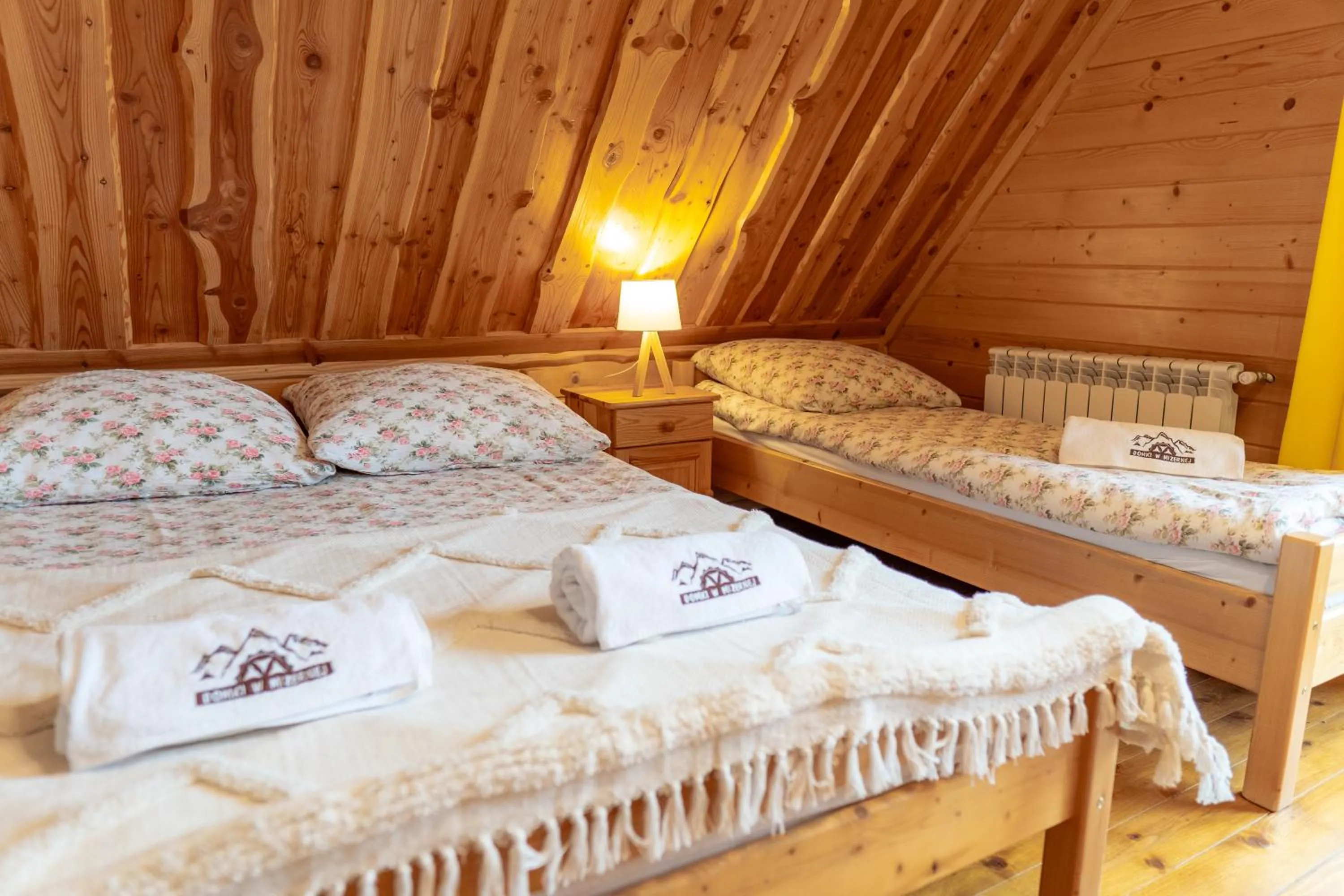 Photo of the whole room, Bed in Pocztówka z Mizernej, domki z widokiem na góry, 1 km od Velo Czorsztyn, Jezioro Czorsztyńskie, rowery, cisza, spokój
