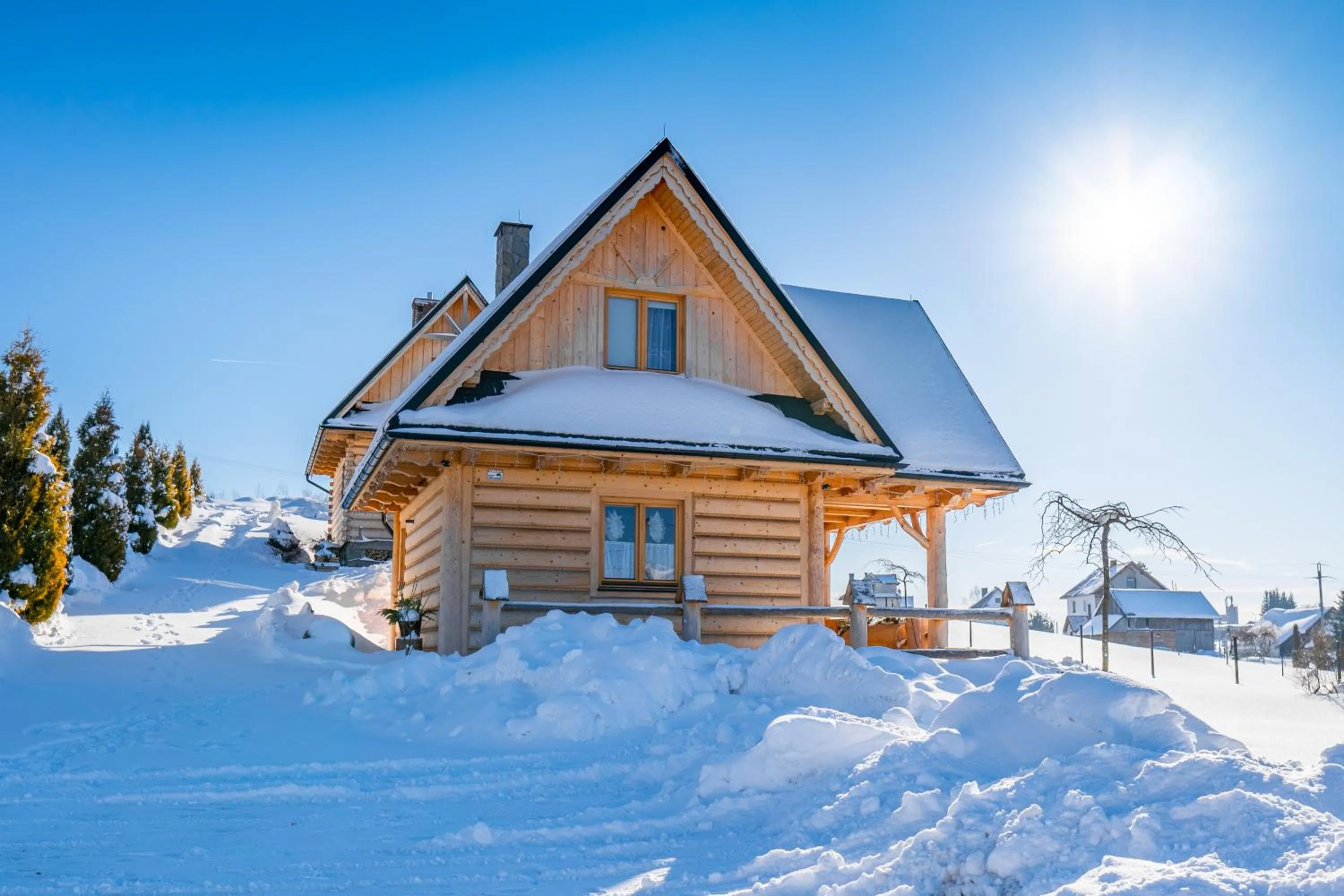 Property building in Pocztówka z Mizernej, domki z widokiem na góry, 1 km od Velo Czorsztyn, Jezioro Czorsztyńskie, rowery, cisza, spokój
