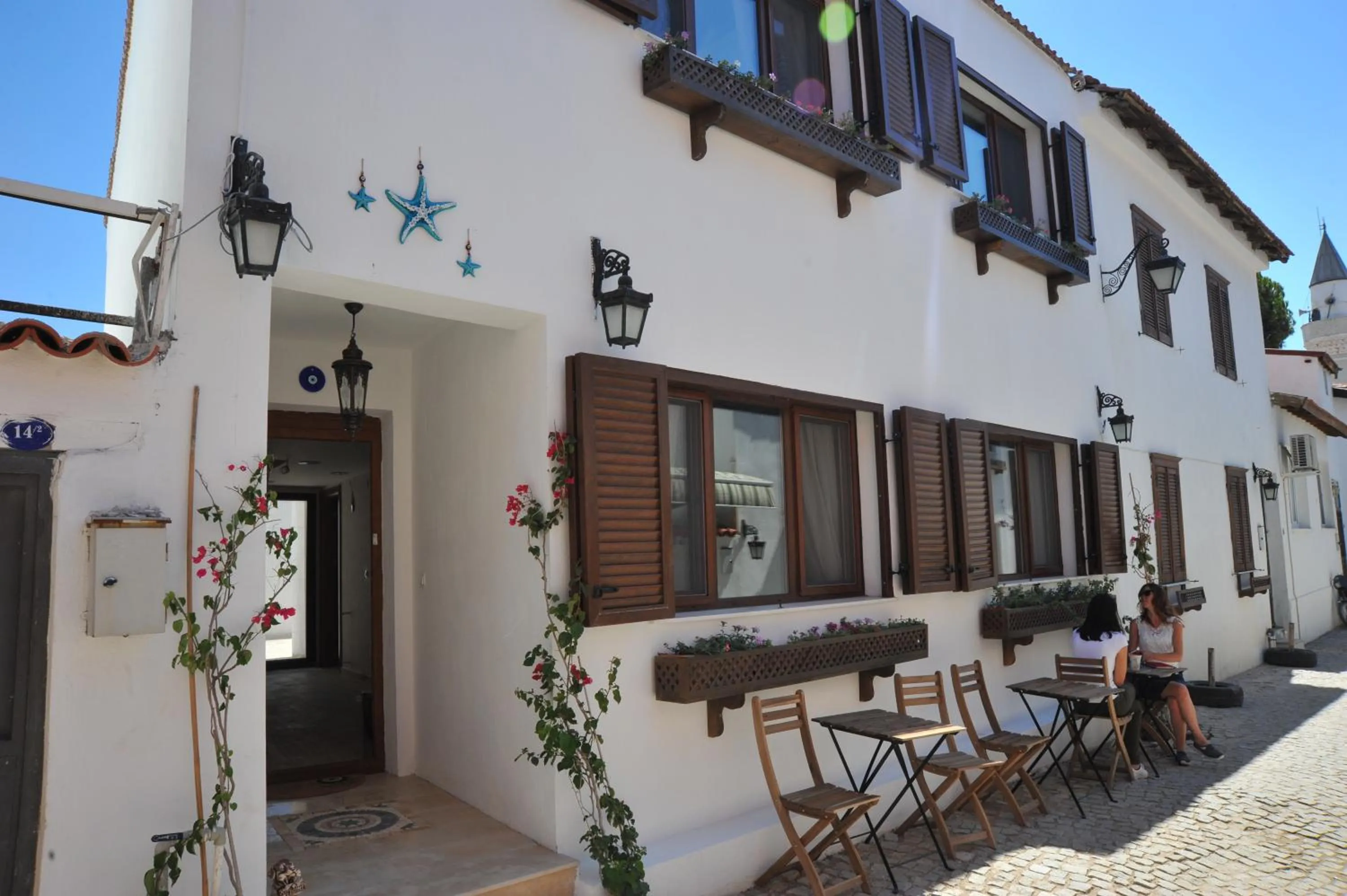 People in Deniz Yıldızı Pansiyon