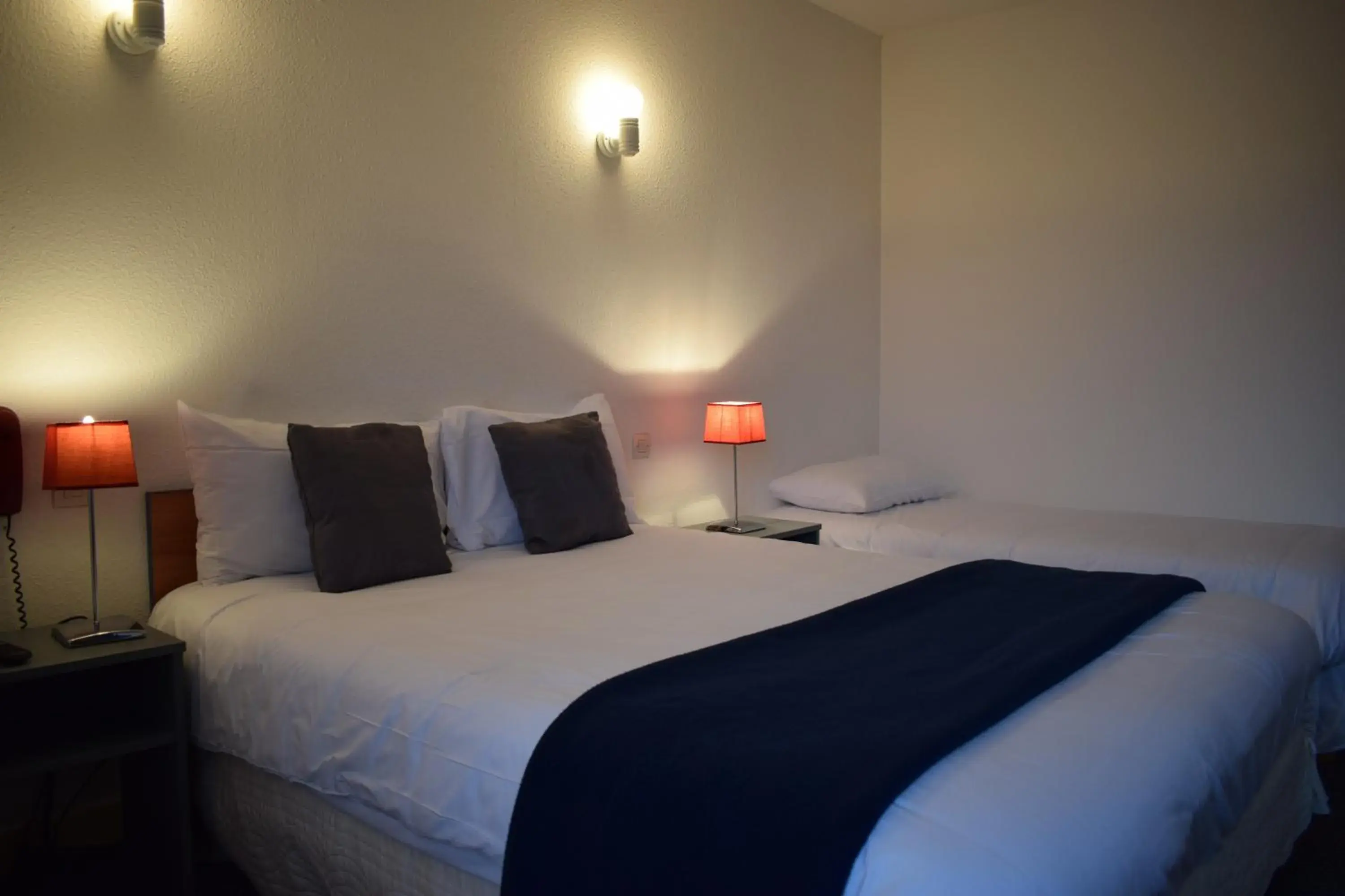 Classic Quadruple Room in Hôtel de France Classic Quadruple Room in Hôtel de France