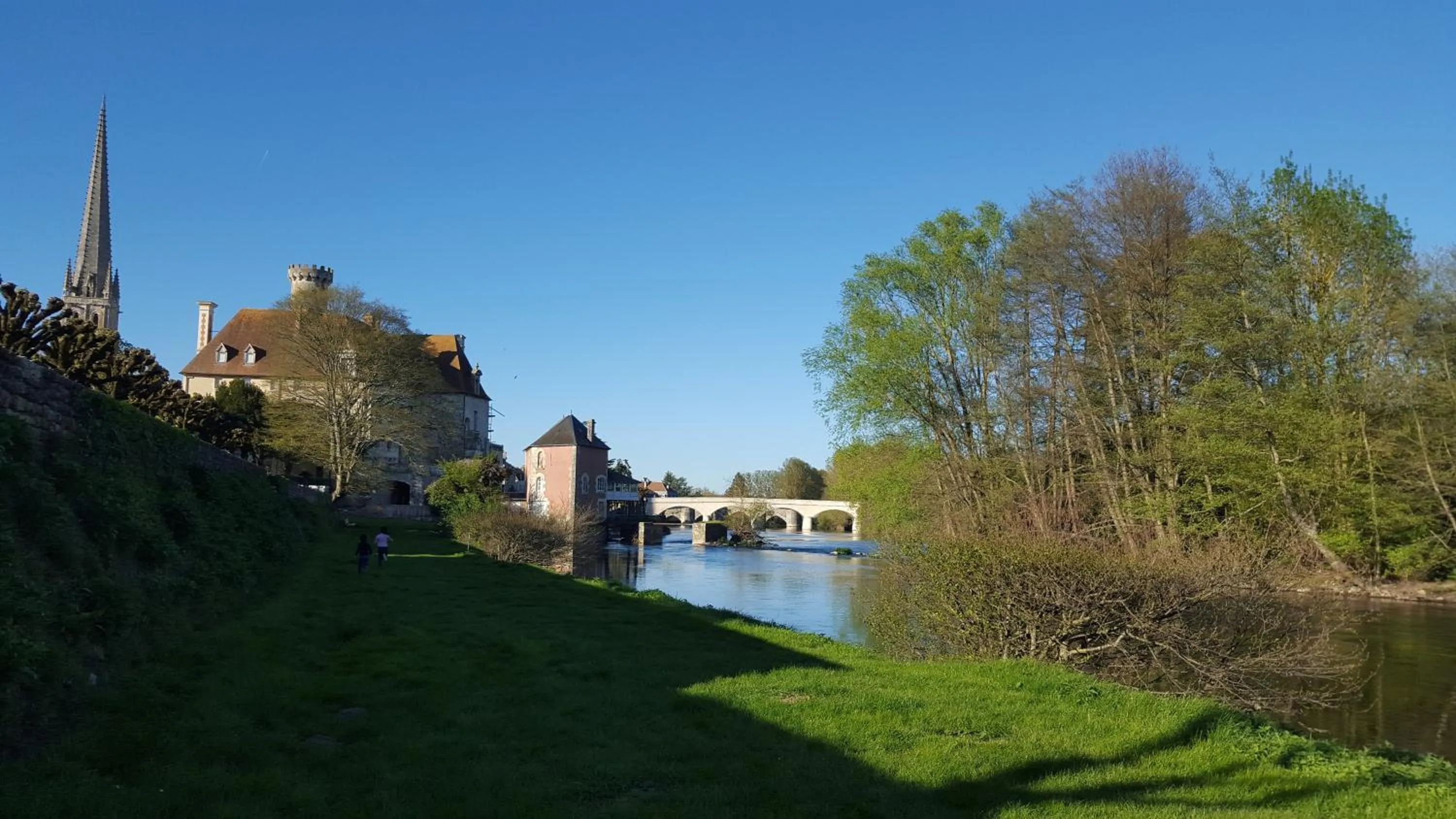 Nearby landmark in Hôtel de France