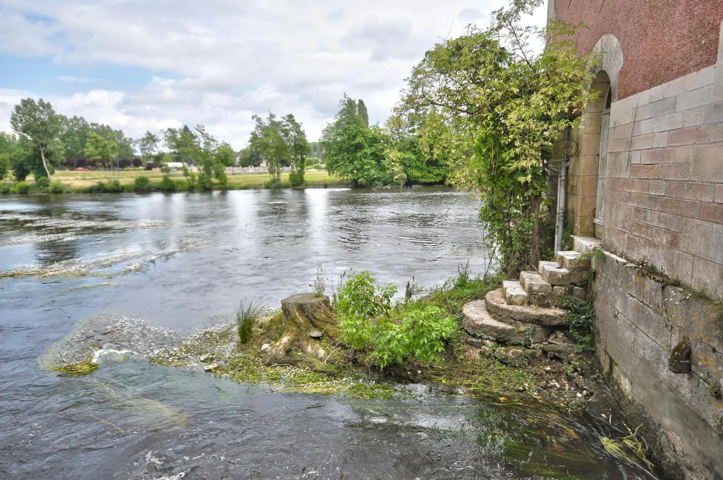 Nearby landmark in Hôtel de France