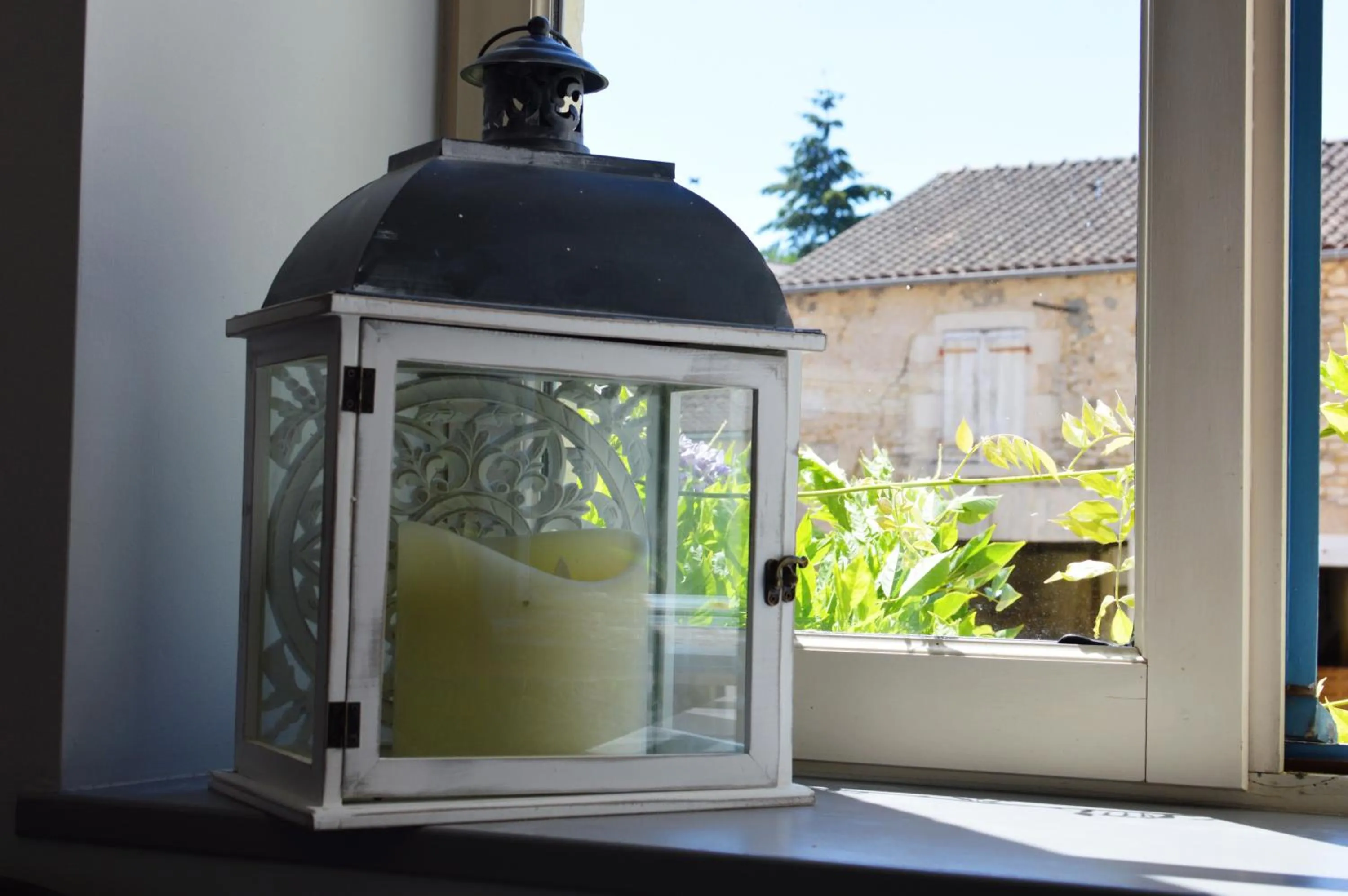 Decorative detail in Hôtel de France