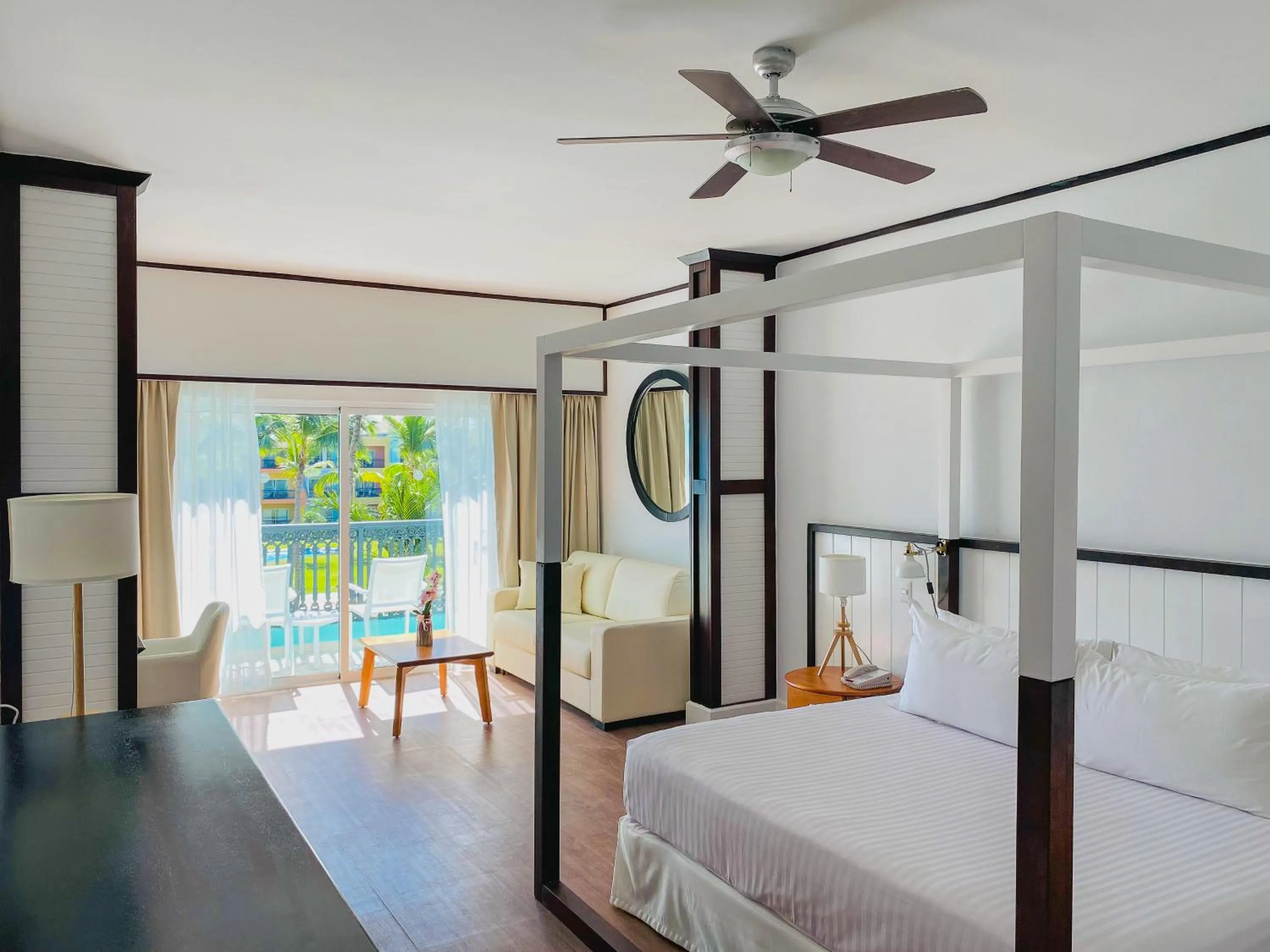 Bed in Ocean Blue & Sand Beach Resort - All Inclusive