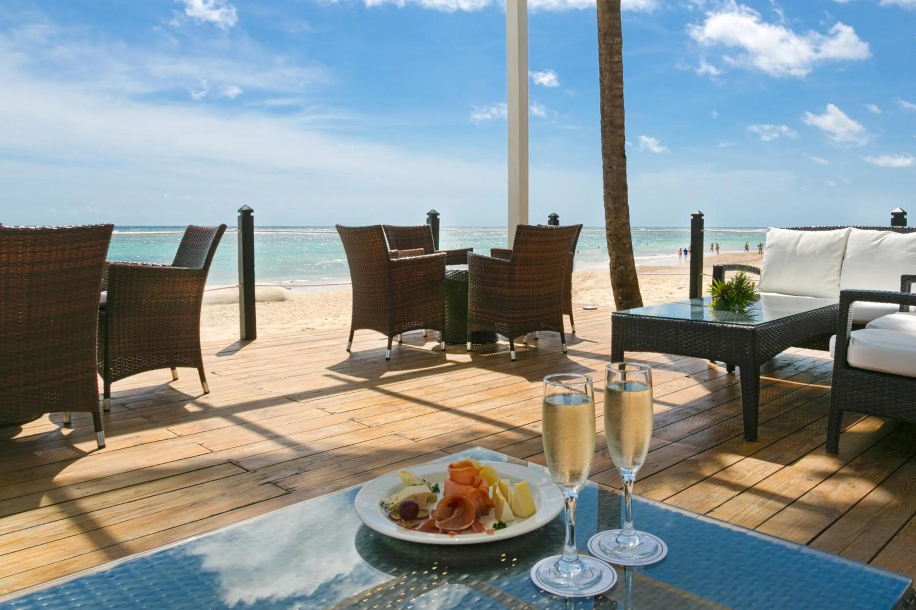 Restaurant/places to eat in Ocean Blue & Sand Beach Resort - All Inclusive