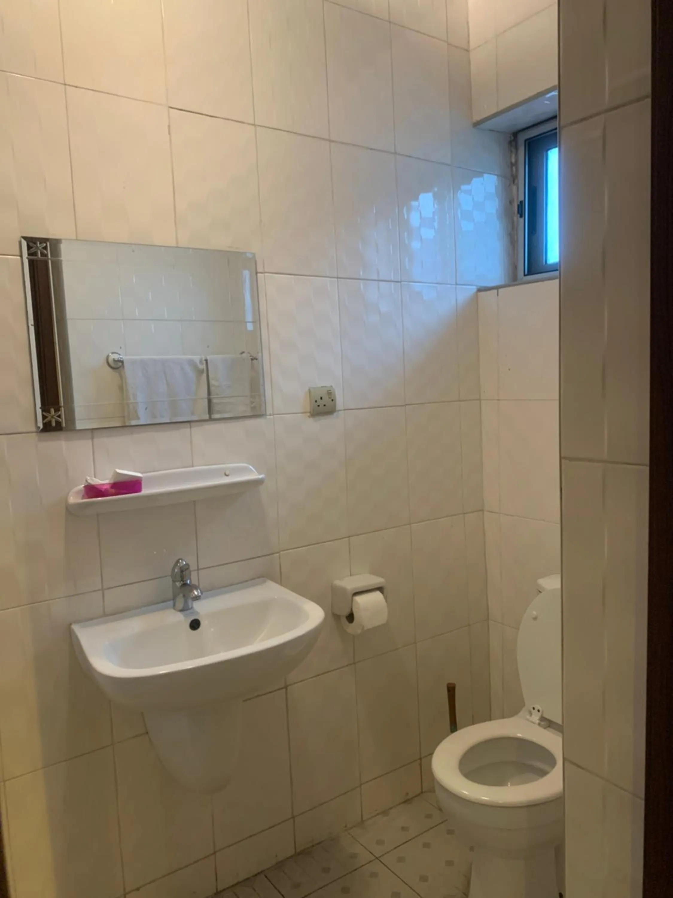 Toilet in Manjaro Suites