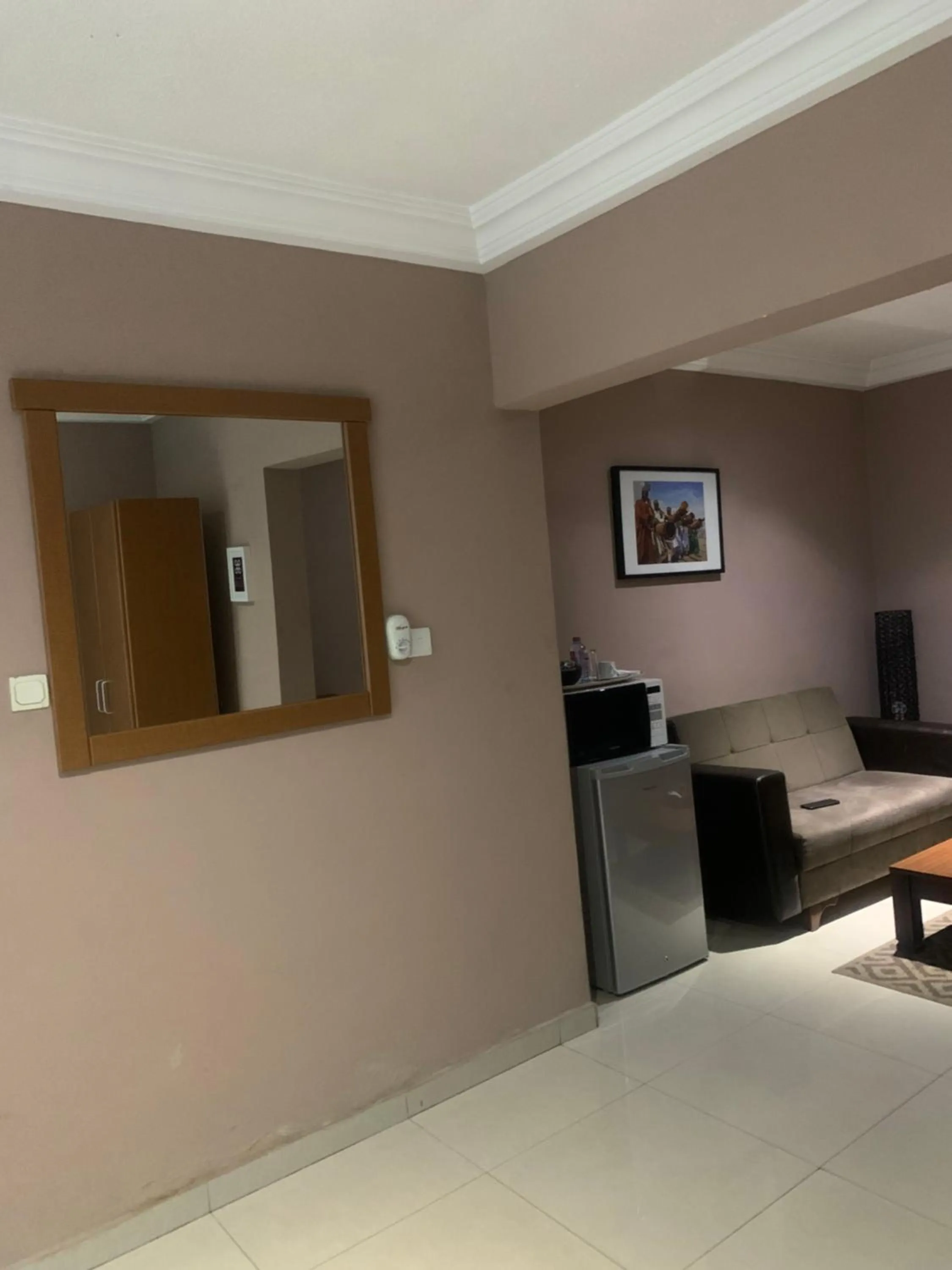 hair dresser in Manjaro Suites